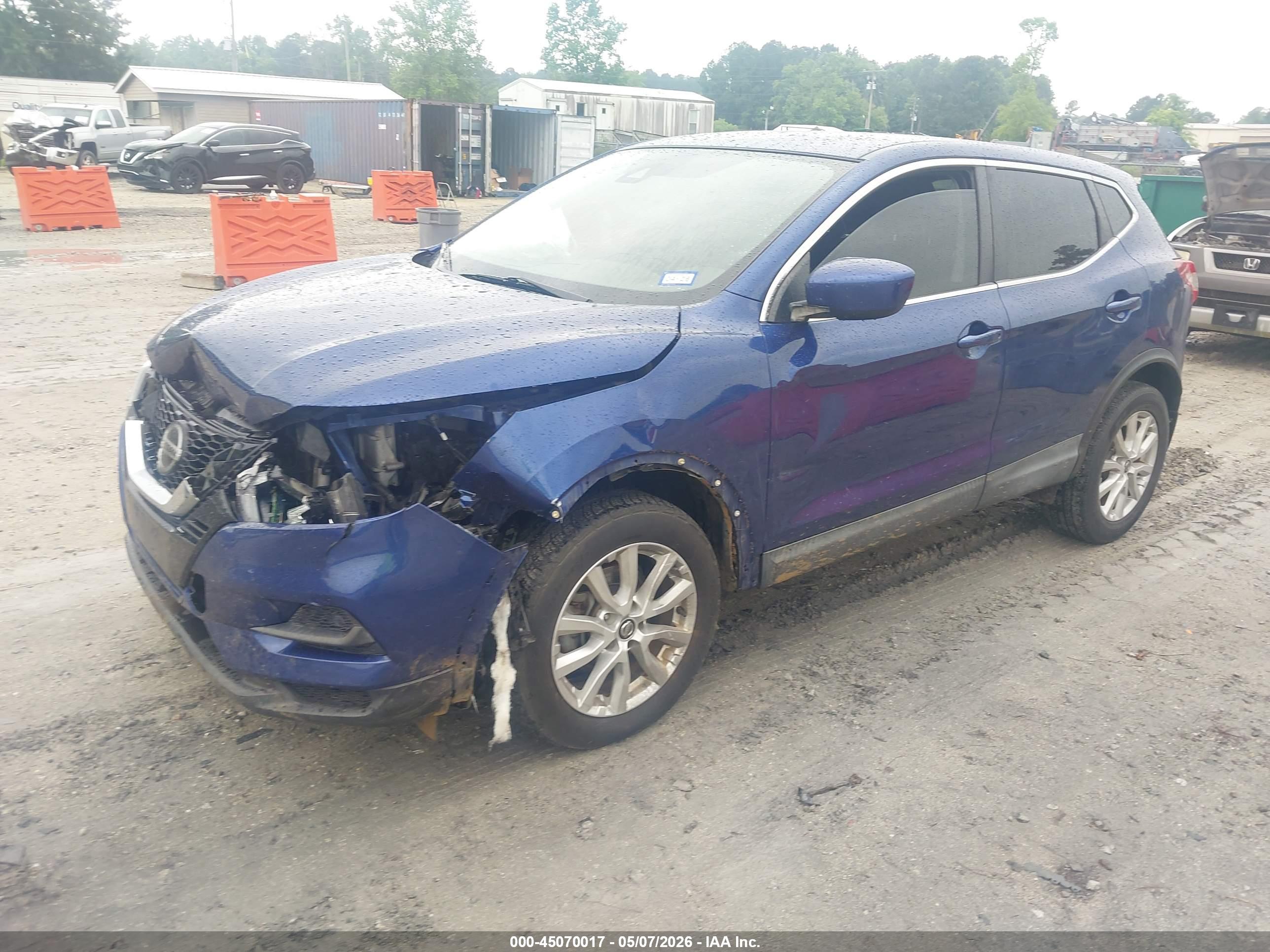 NISSAN ROGUE image 2