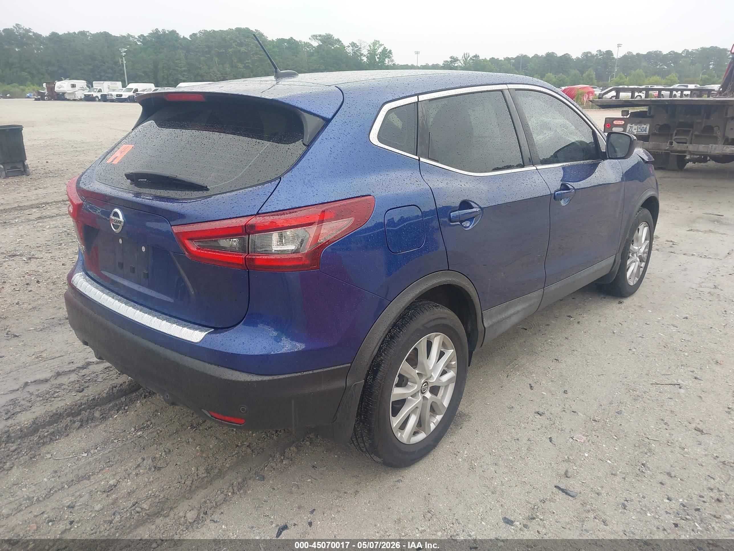 NISSAN ROGUE image 4