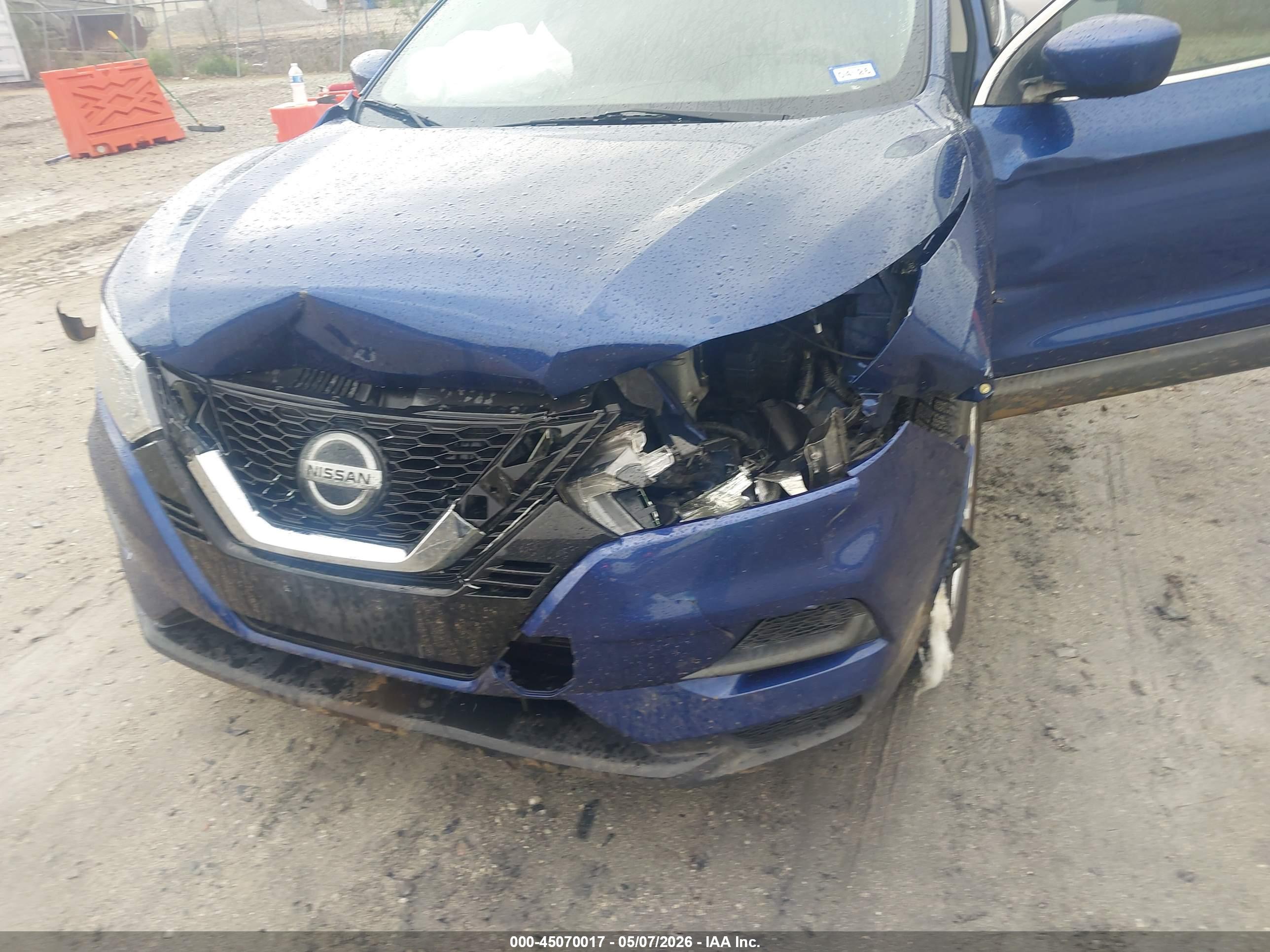 NISSAN ROGUE image 6