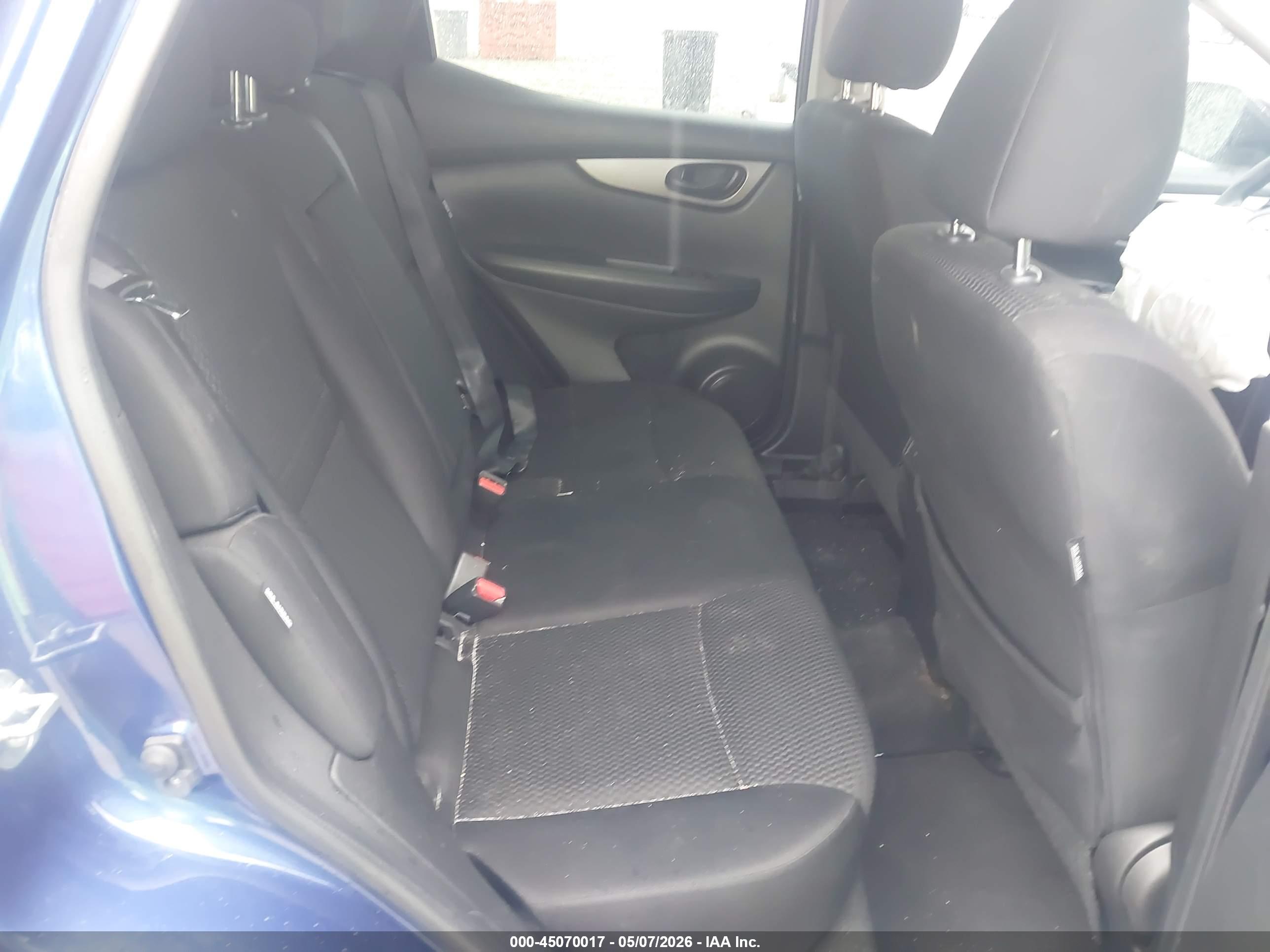 NISSAN ROGUE image 8