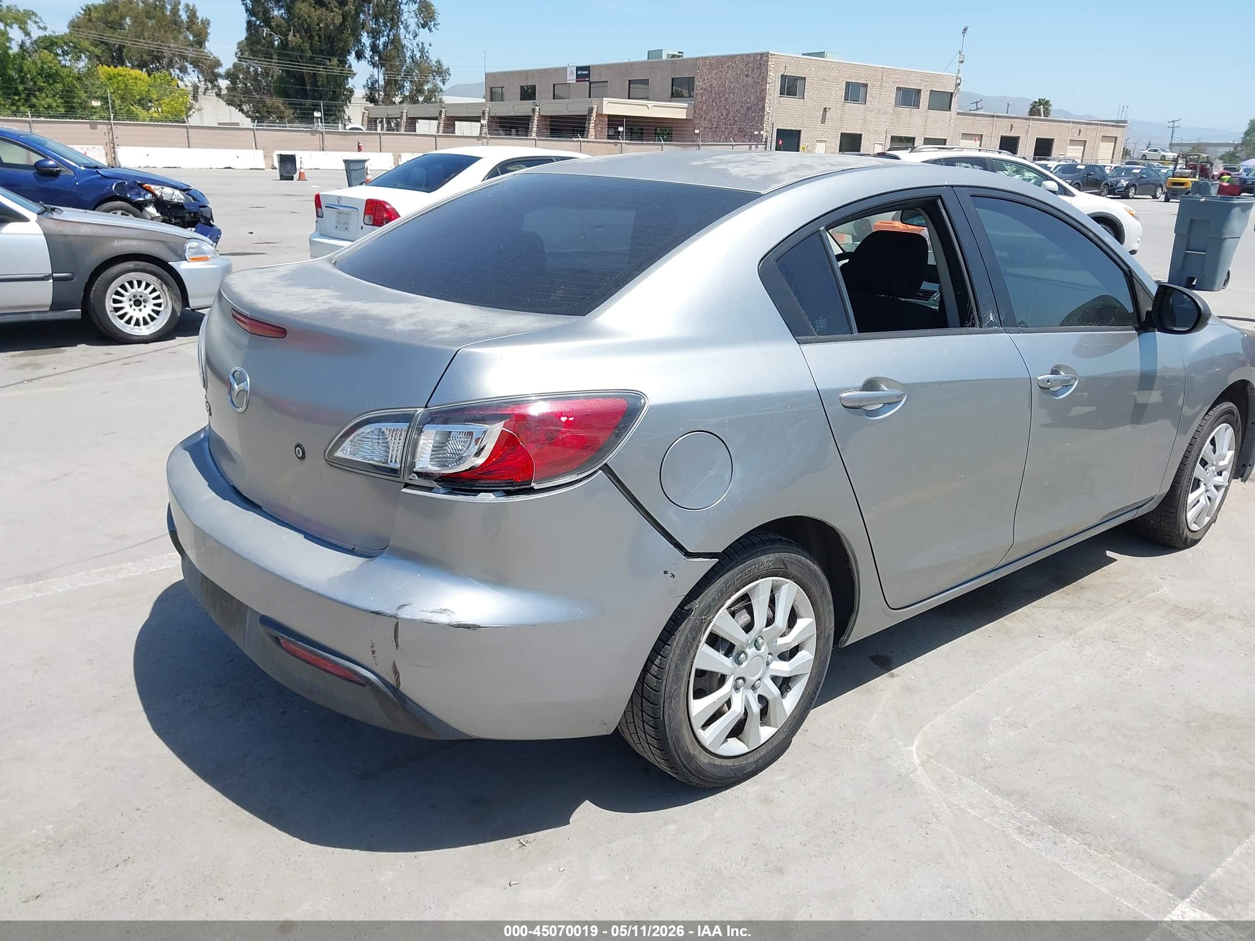 MAZDA MAZDA3 image 6