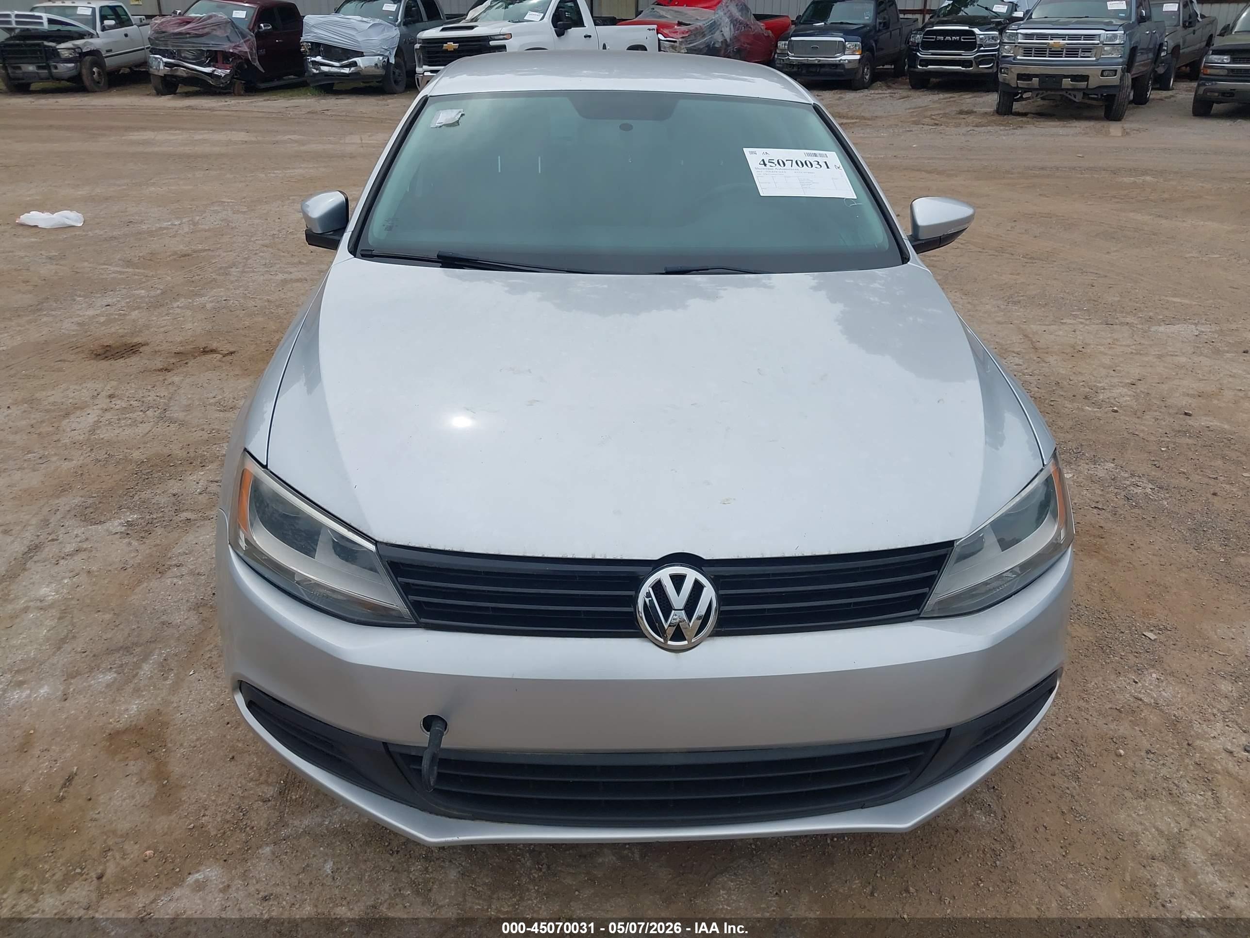 VOLKSWAGEN JETTA image 6