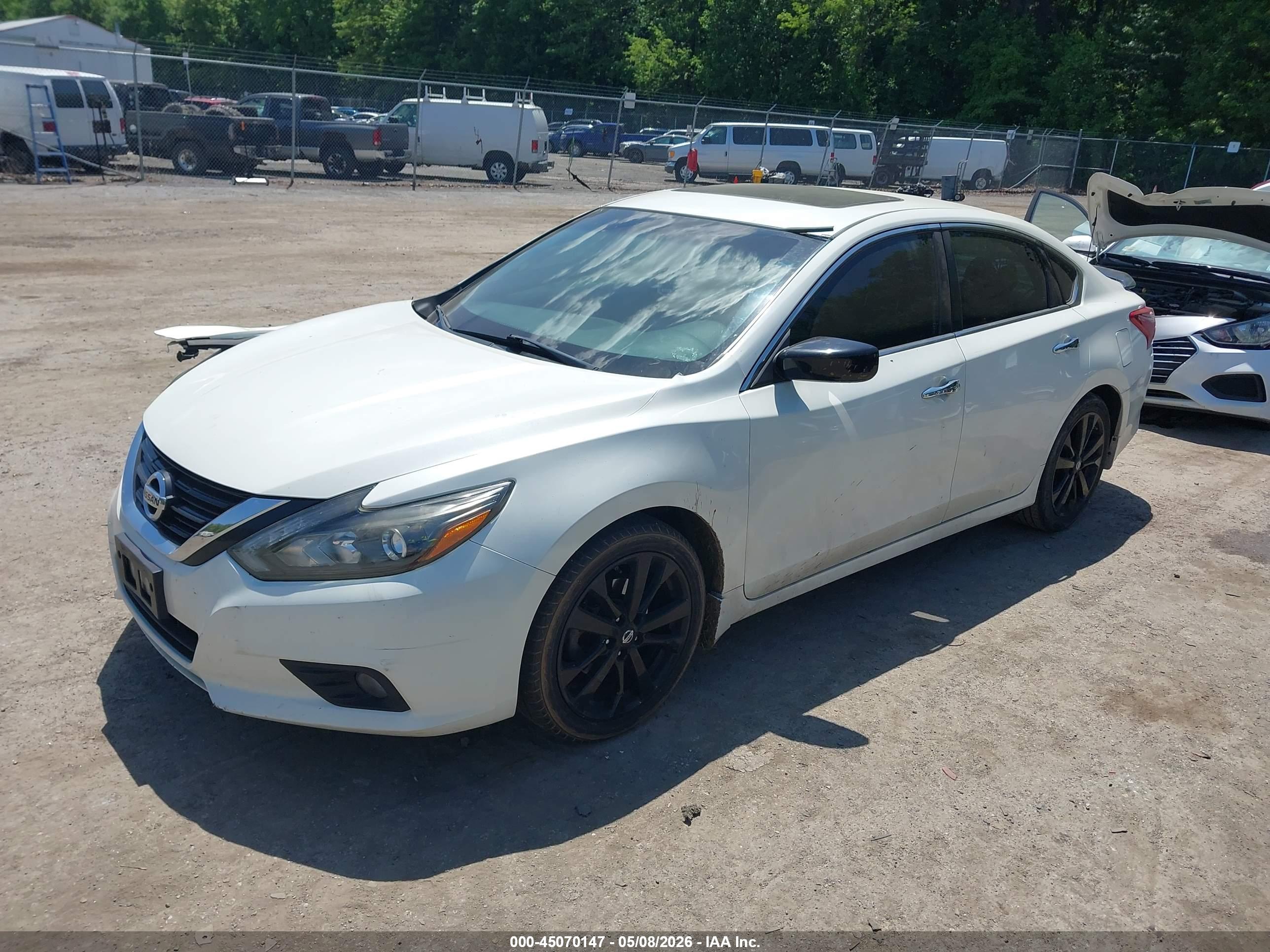 NISSAN ALTIMA image 2