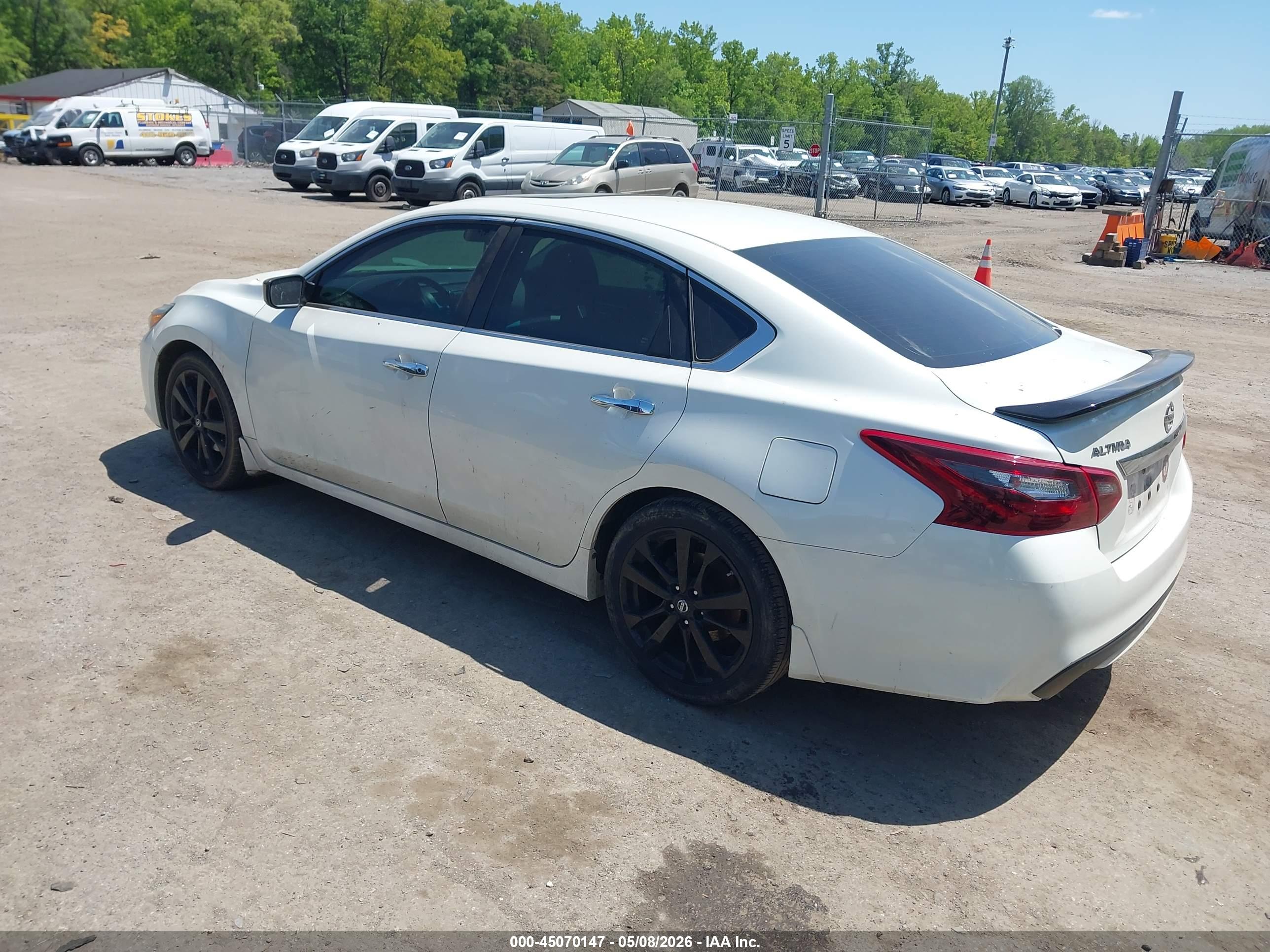 NISSAN ALTIMA image 3