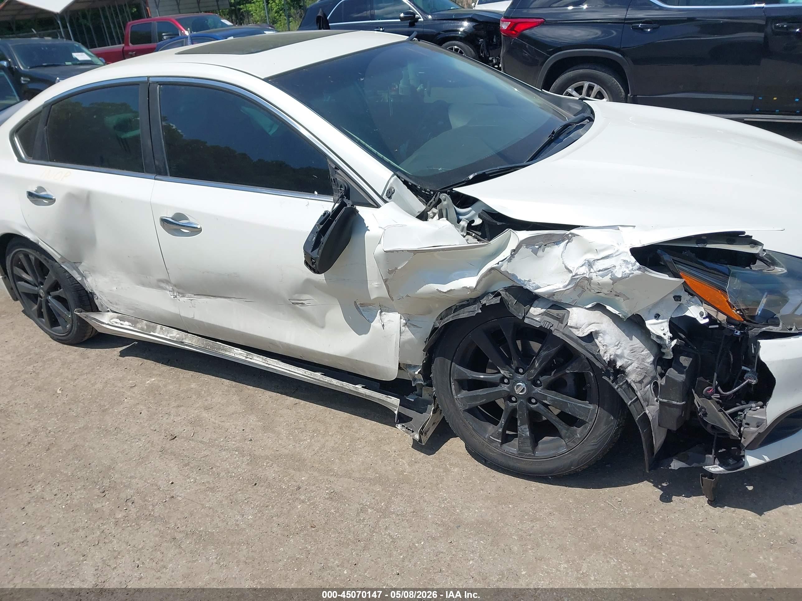 NISSAN ALTIMA image 6