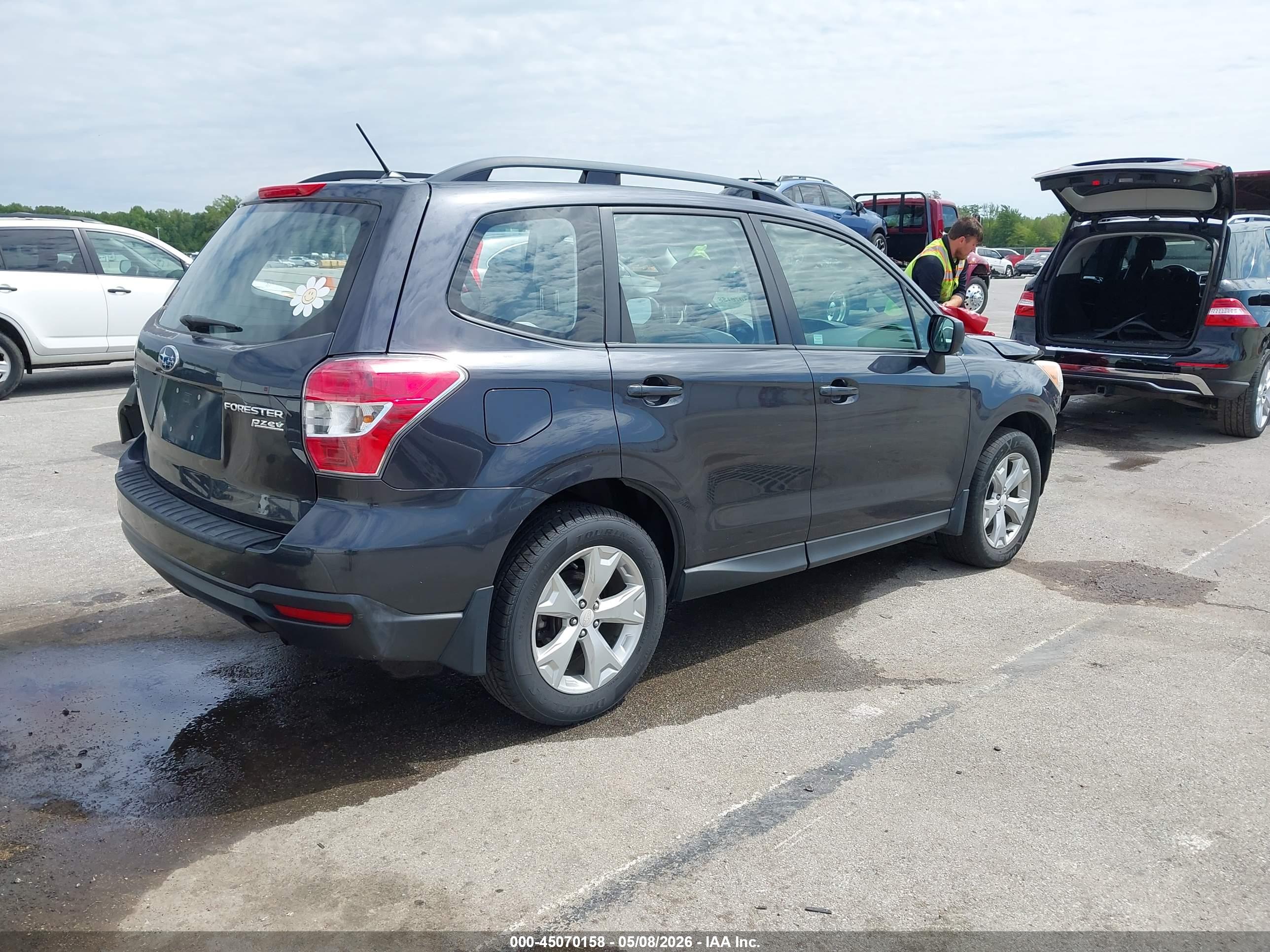 SUBARU FORESTER image 4