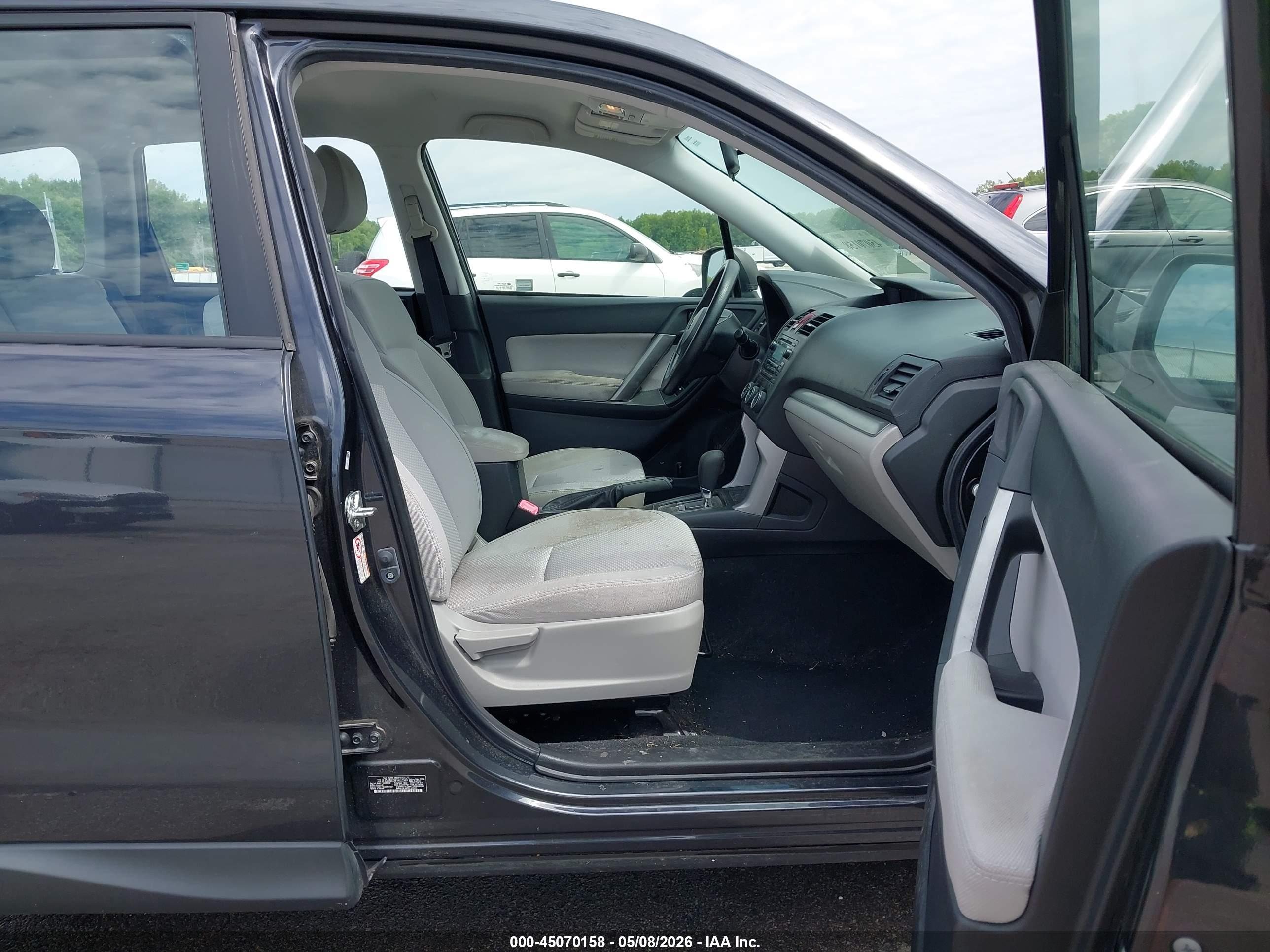 SUBARU FORESTER image 5