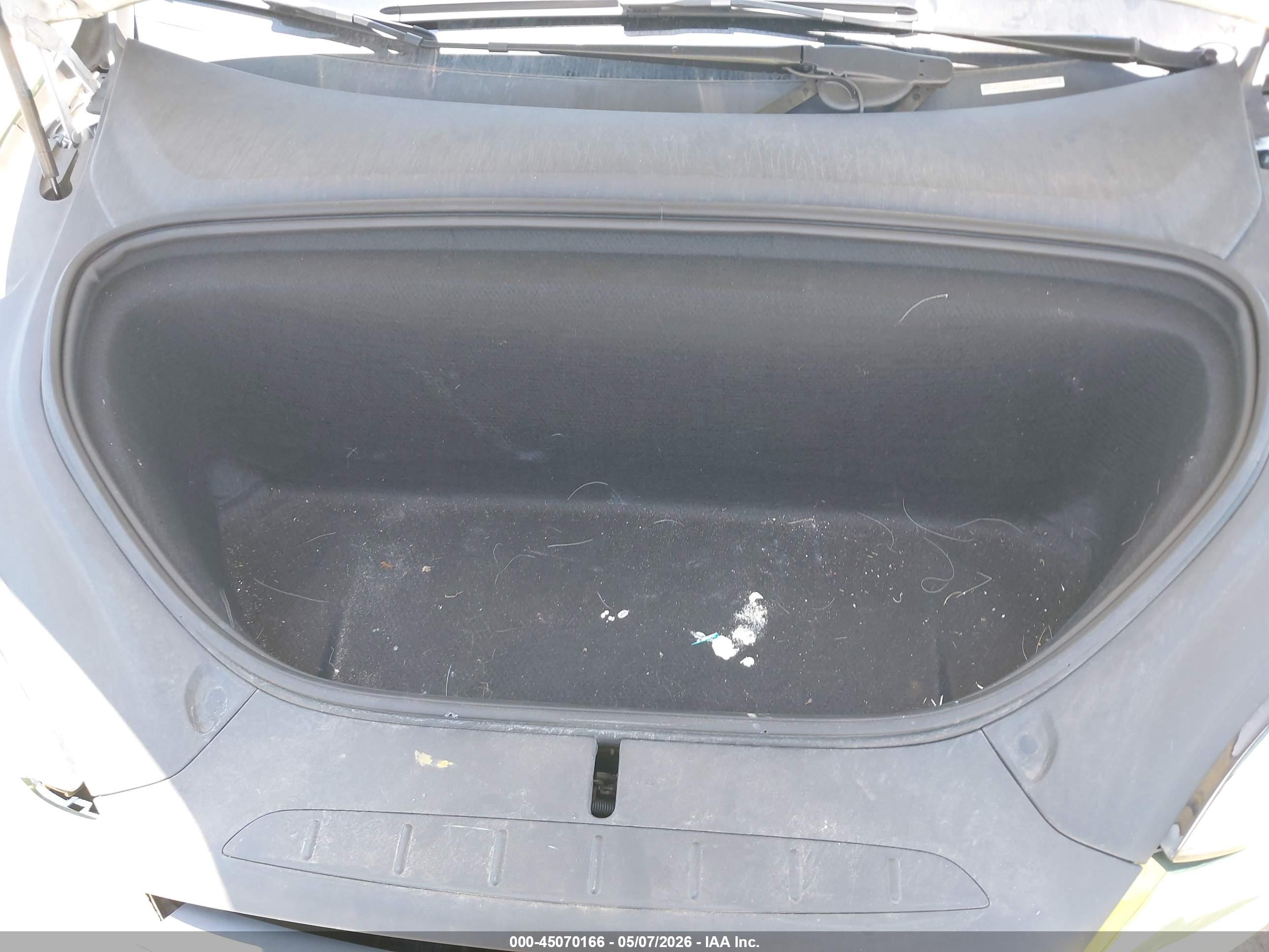 TESLA MODEL image 10