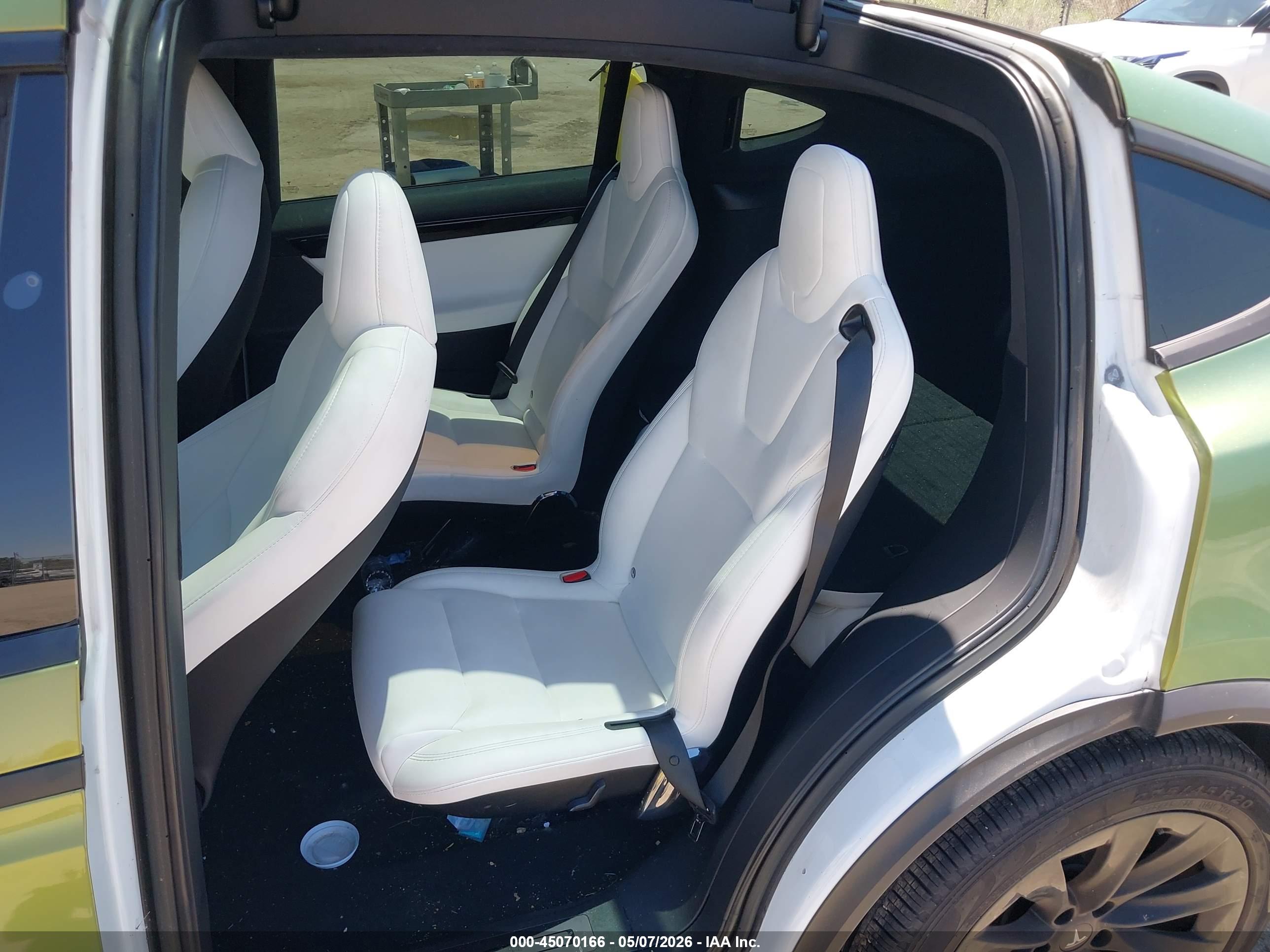 TESLA MODEL image 8