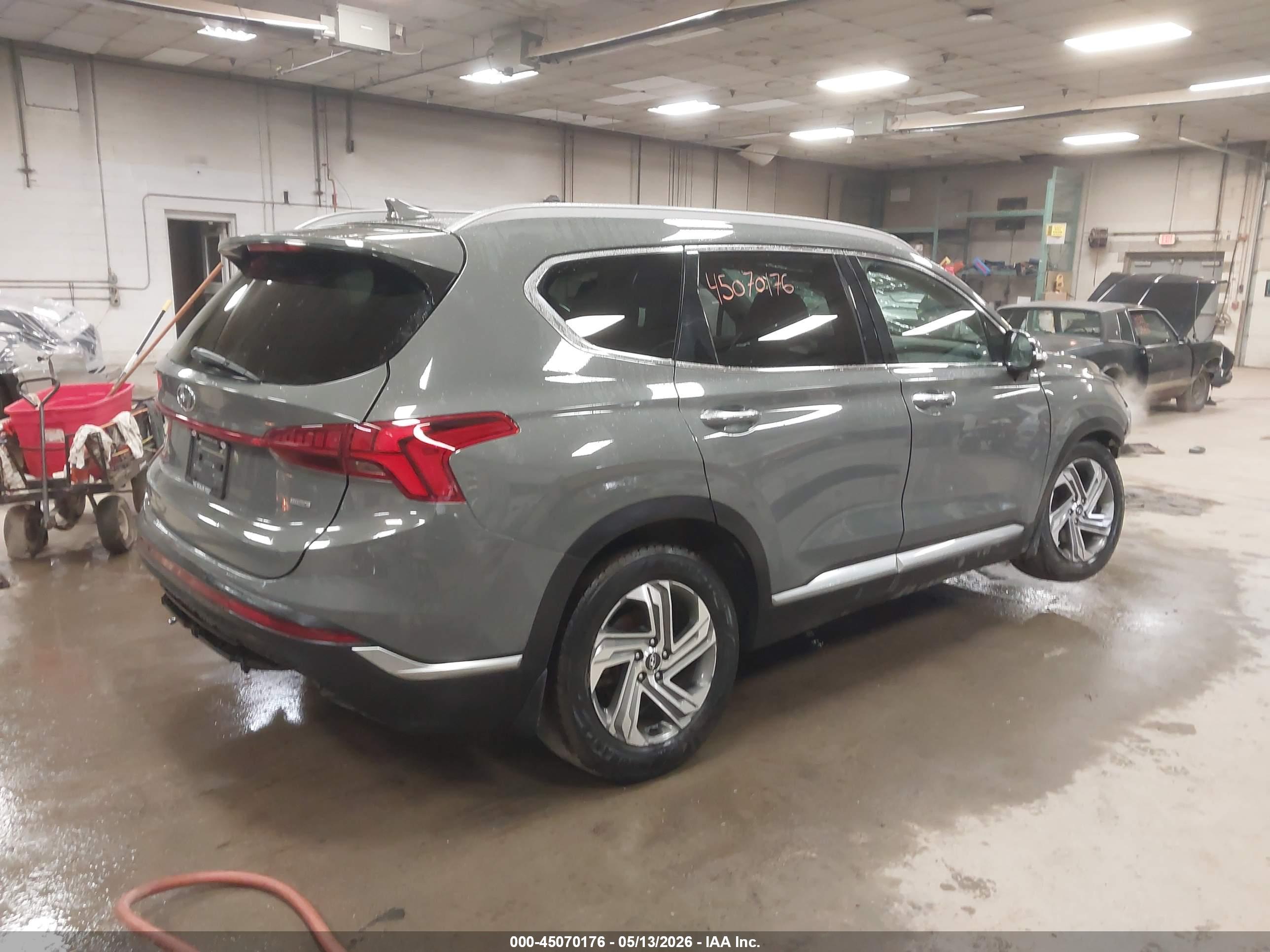 HYUNDAI SANTA image 4