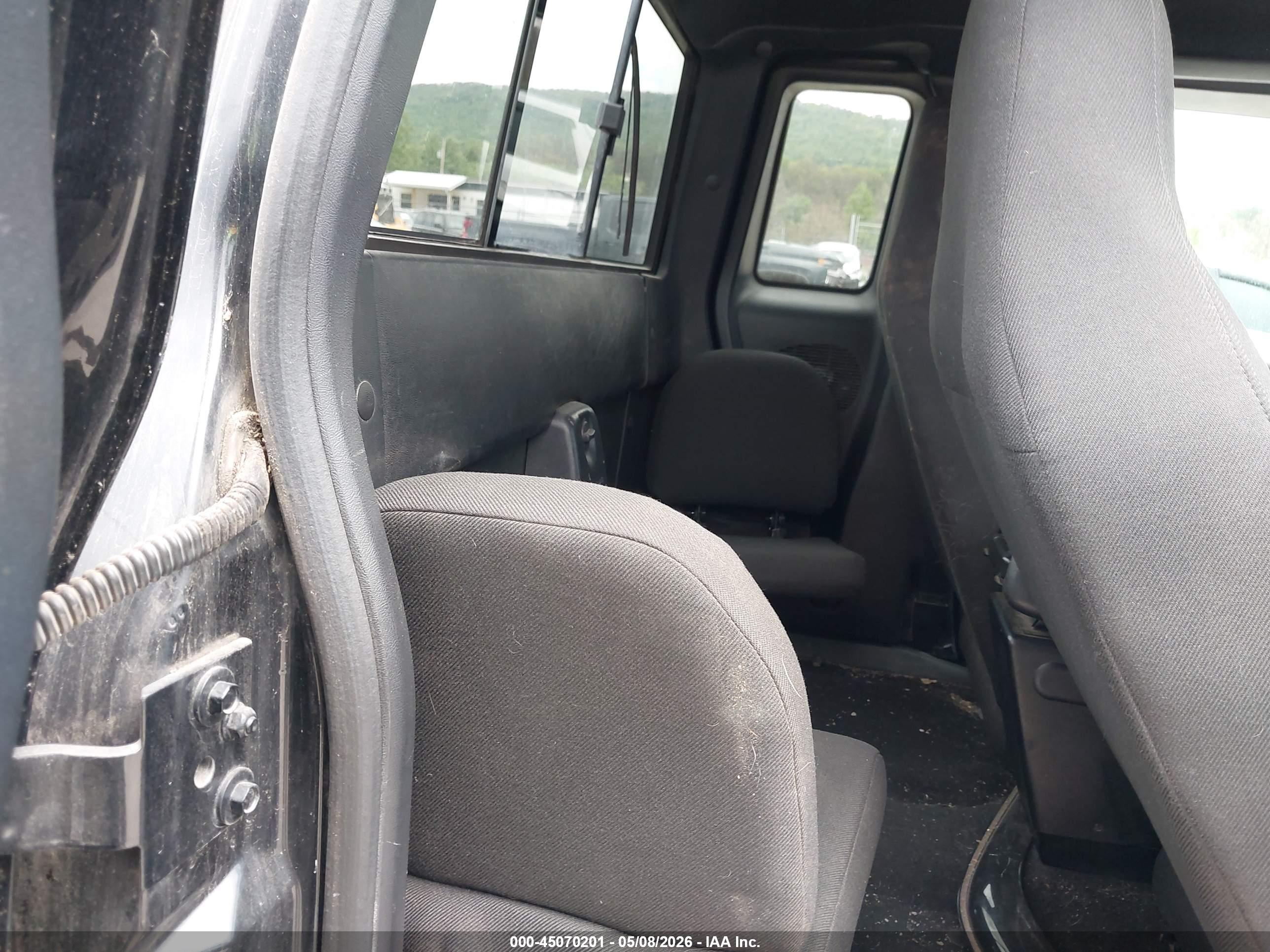 FORD RANGER image 8