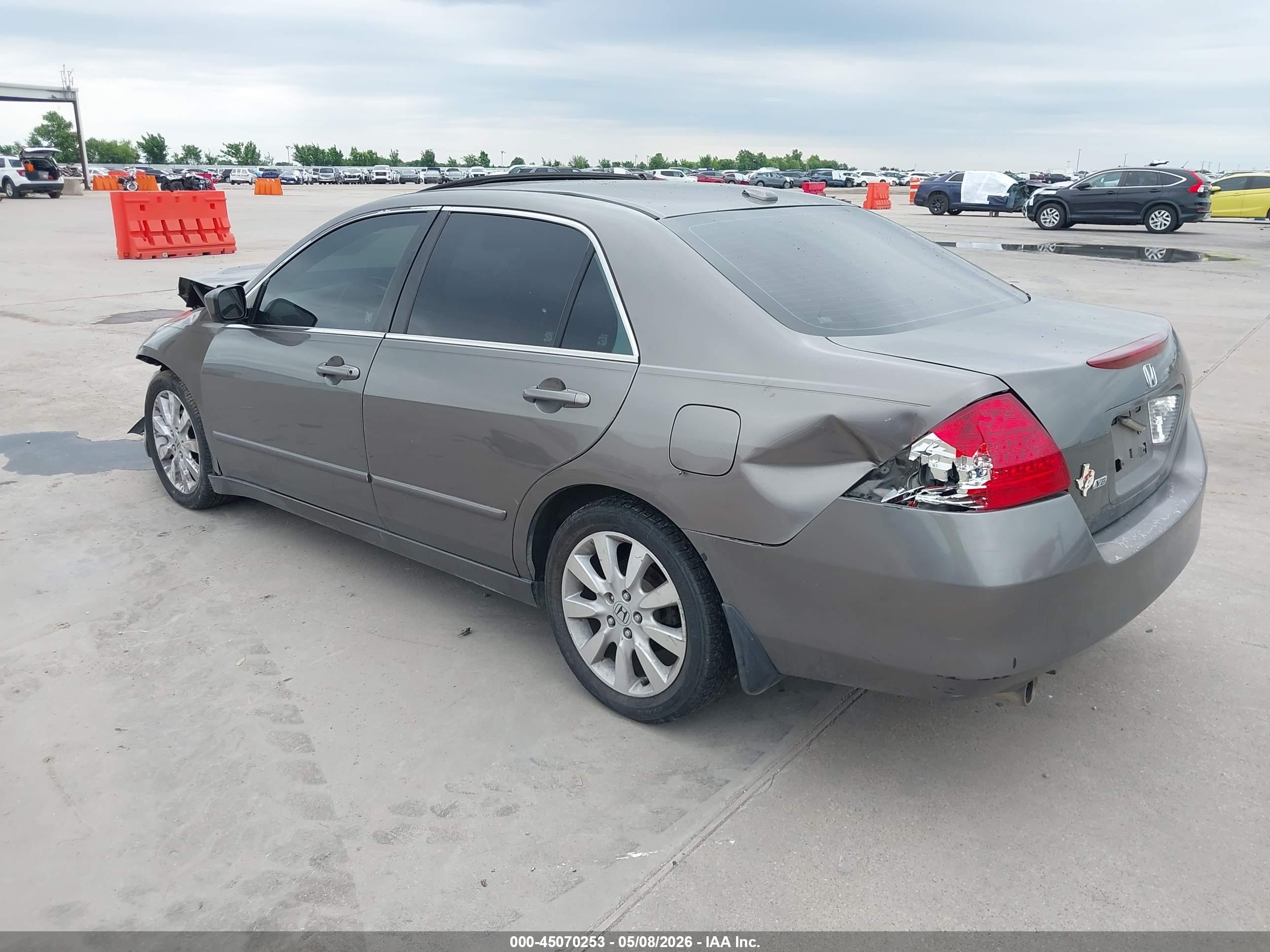HONDA ACCORD image 3