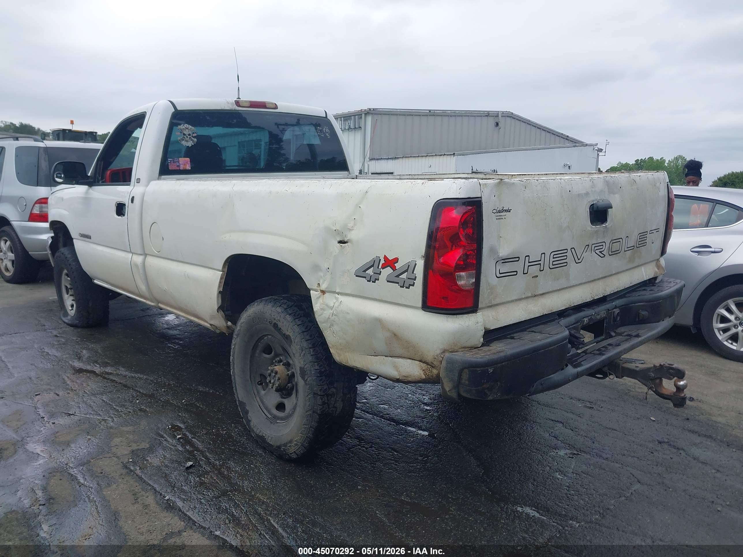 CHEVROLET SILVERADO image 3