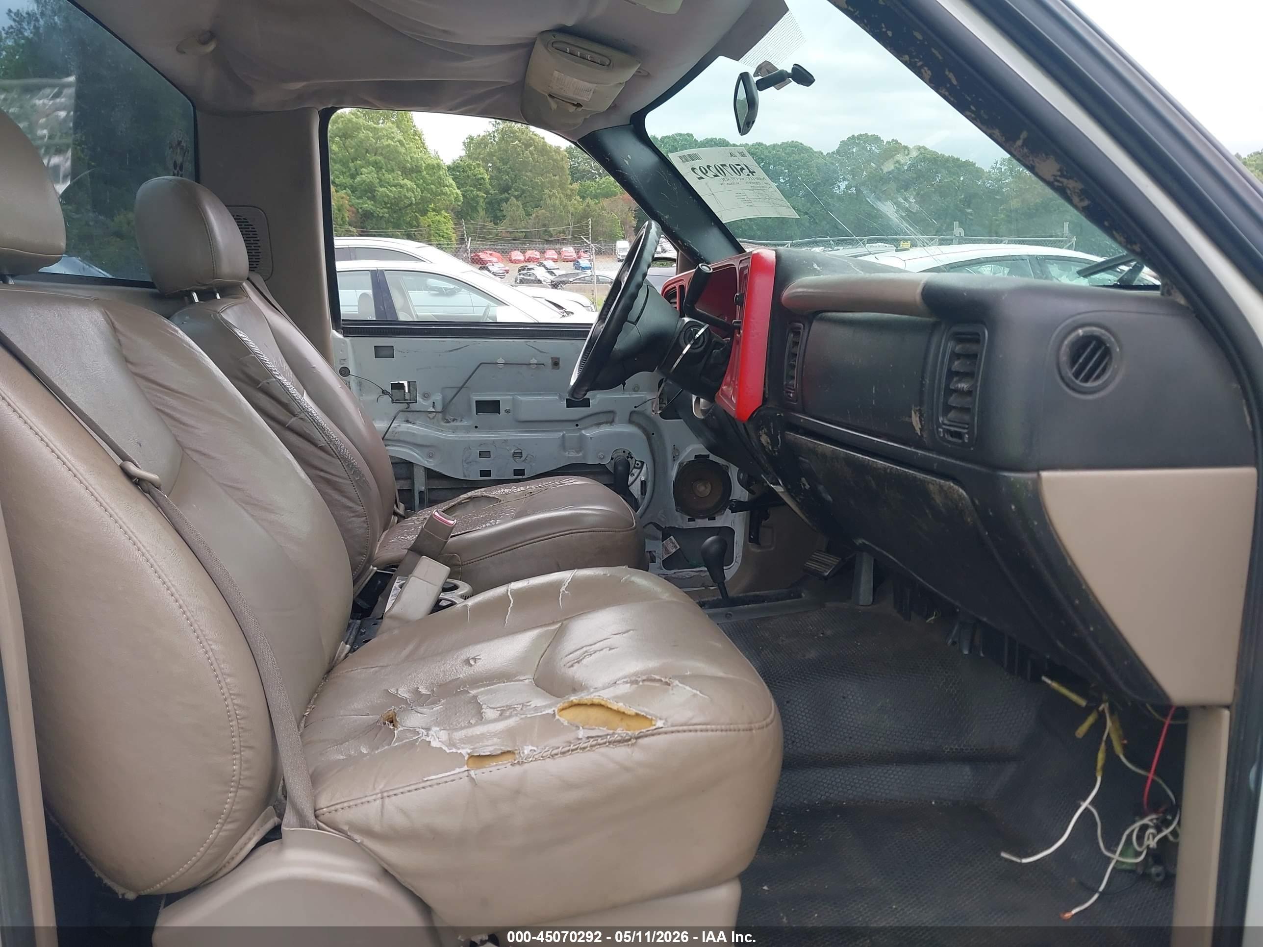 CHEVROLET SILVERADO image 5