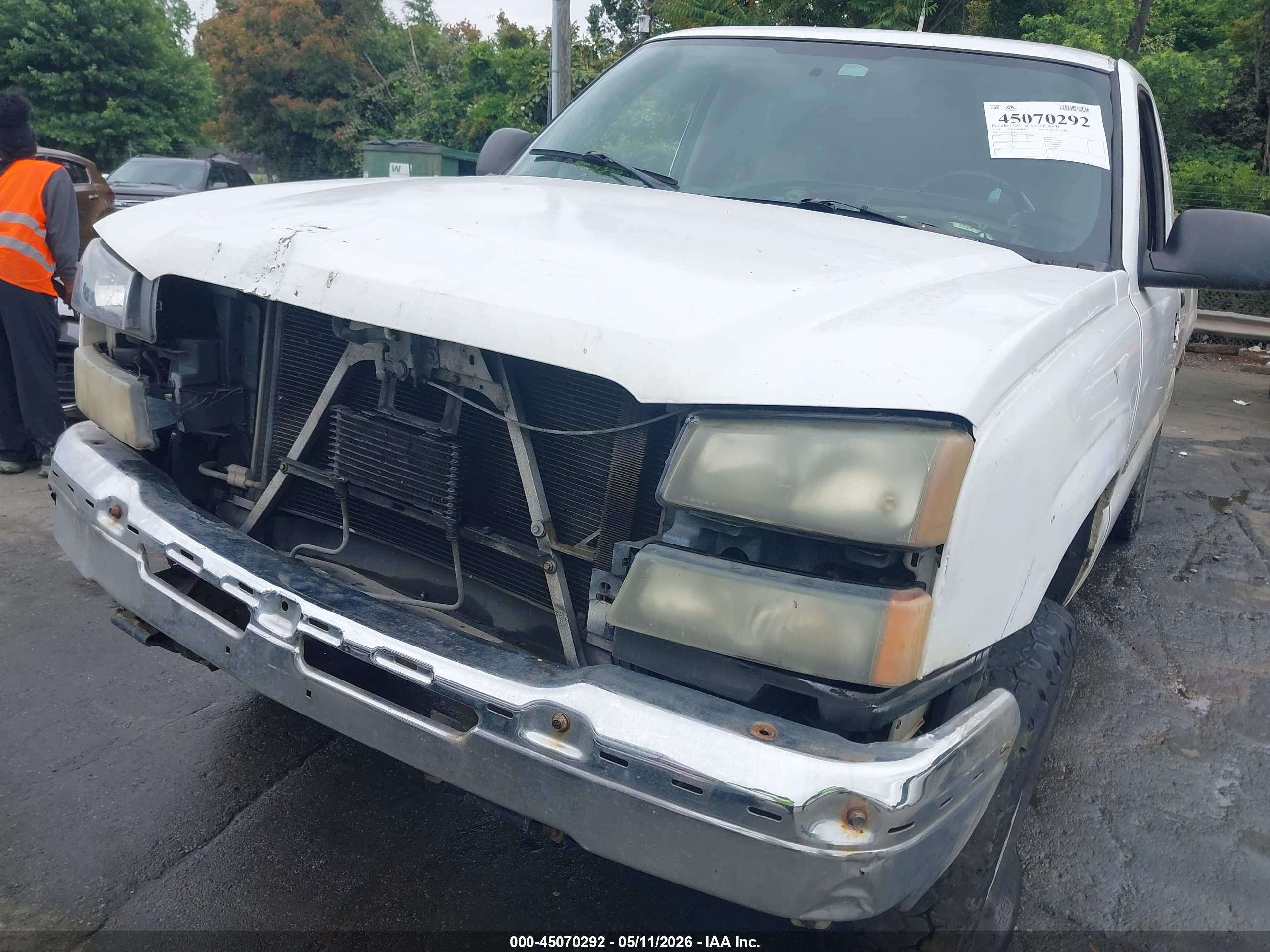 CHEVROLET SILVERADO image 6