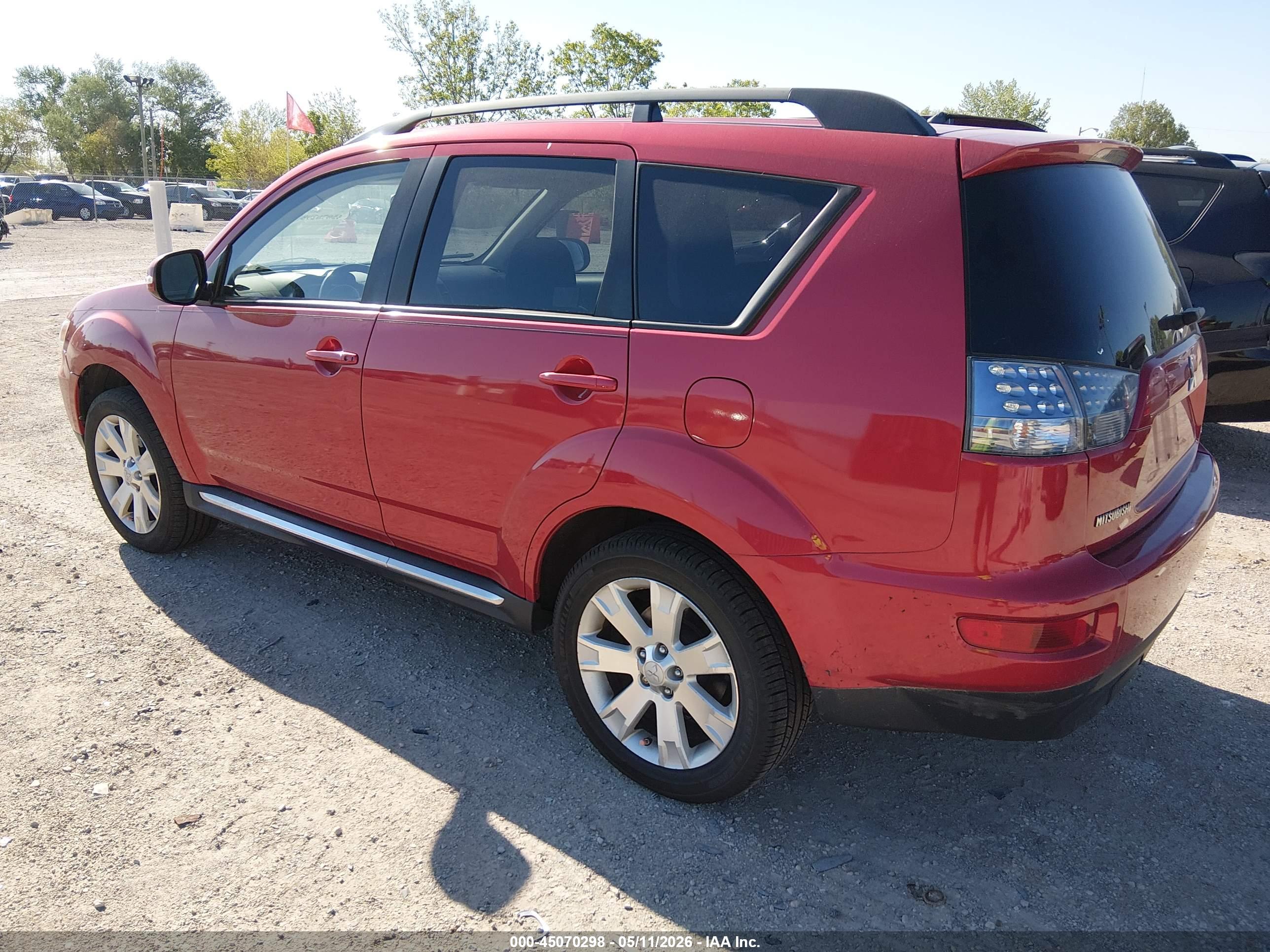 MITSUBISHI OUTLANDER image 3