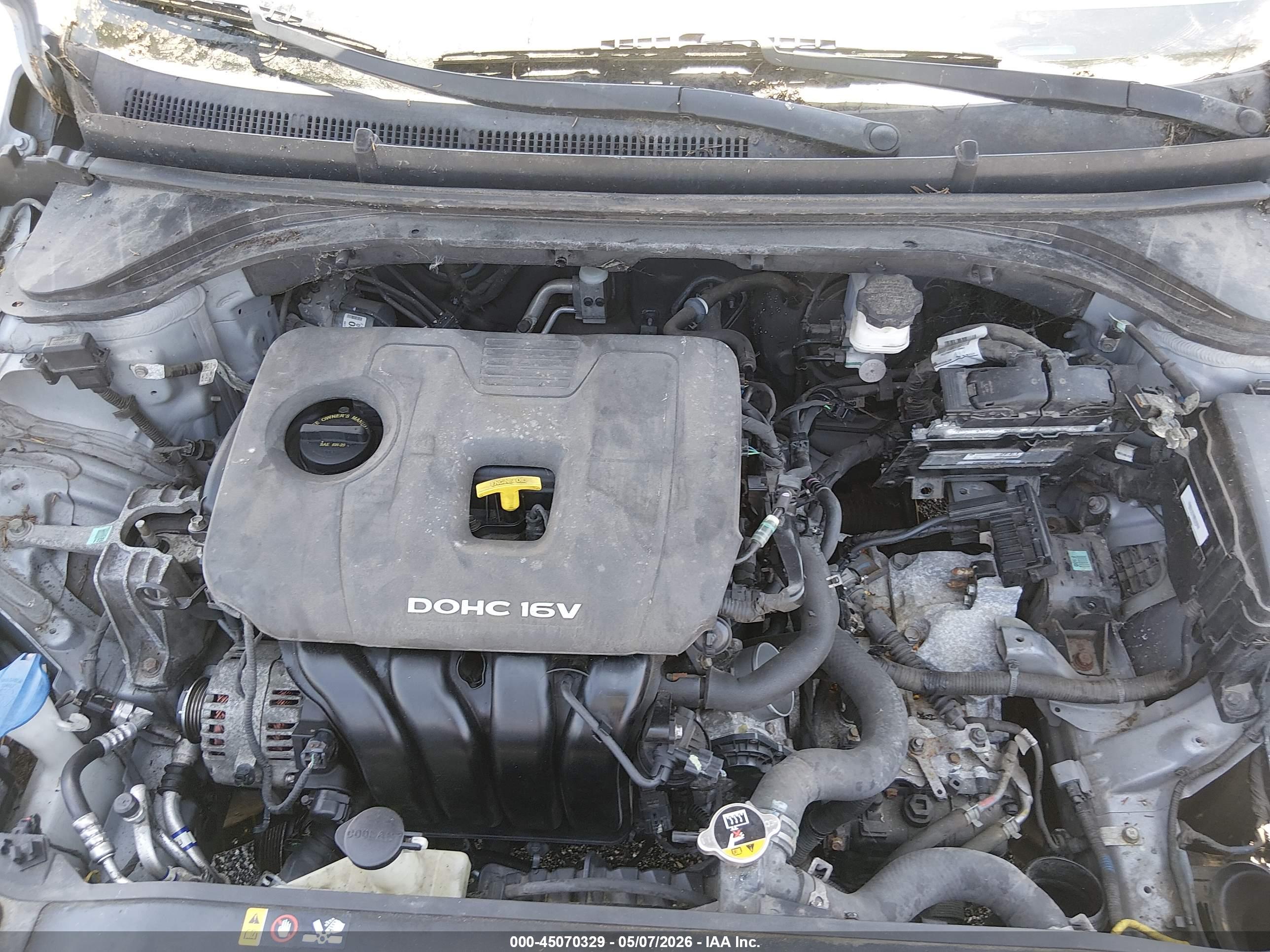 HYUNDAI ELANTRA image 10