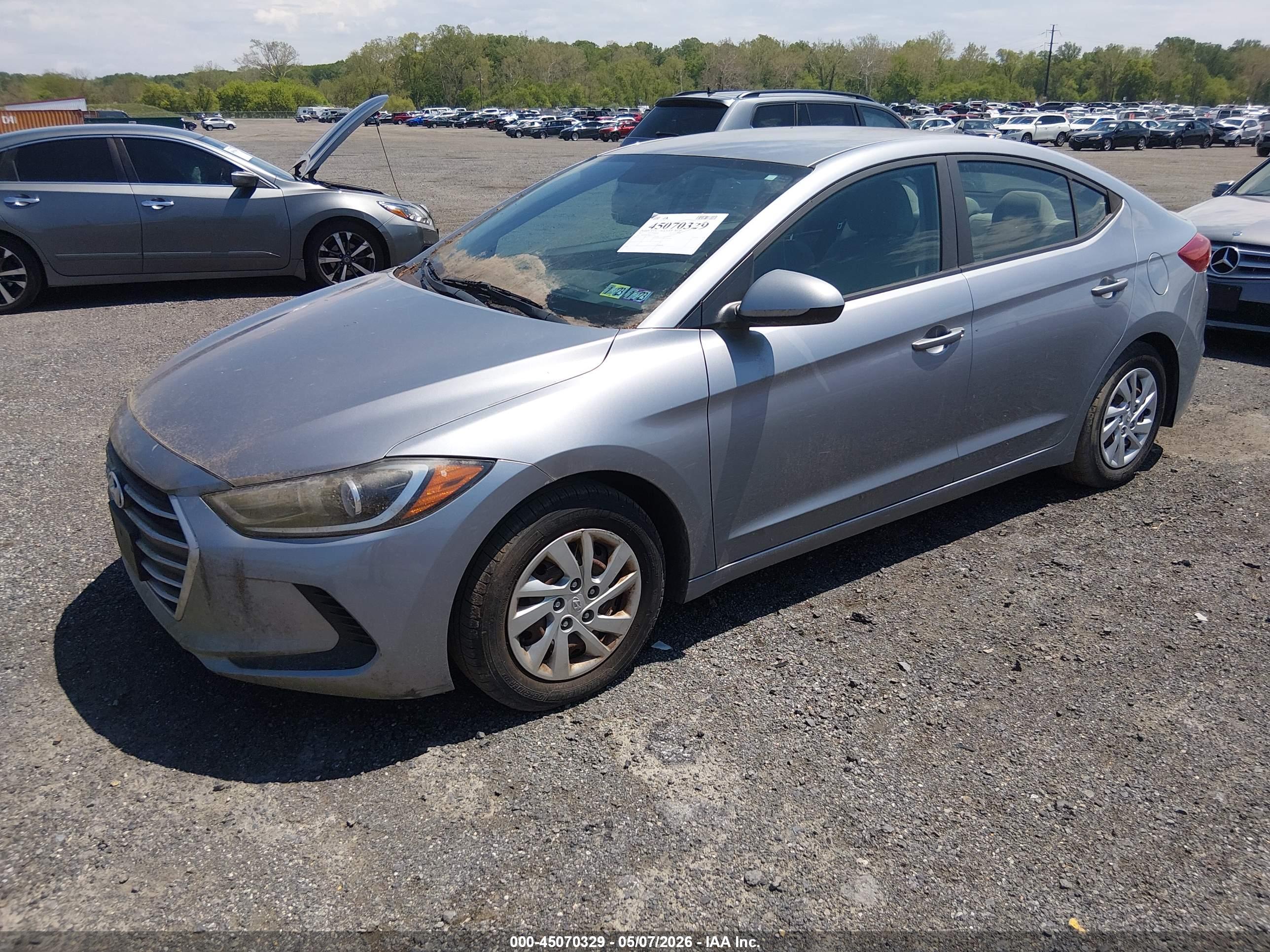 HYUNDAI ELANTRA image 2