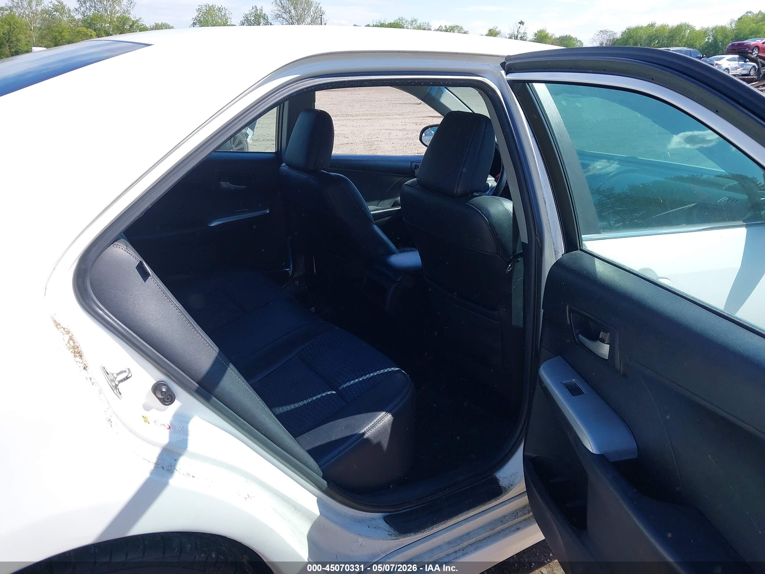 TOYOTA CAMRY image 8