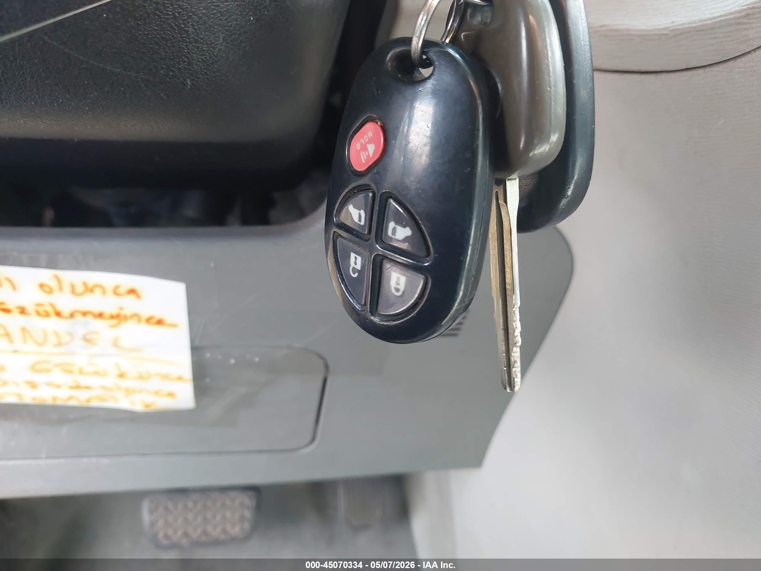 TOYOTA SIENNA image 11