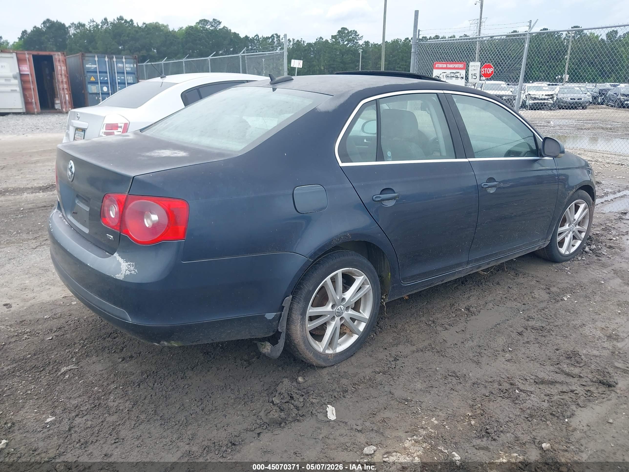 VOLKSWAGEN JETTA image 4