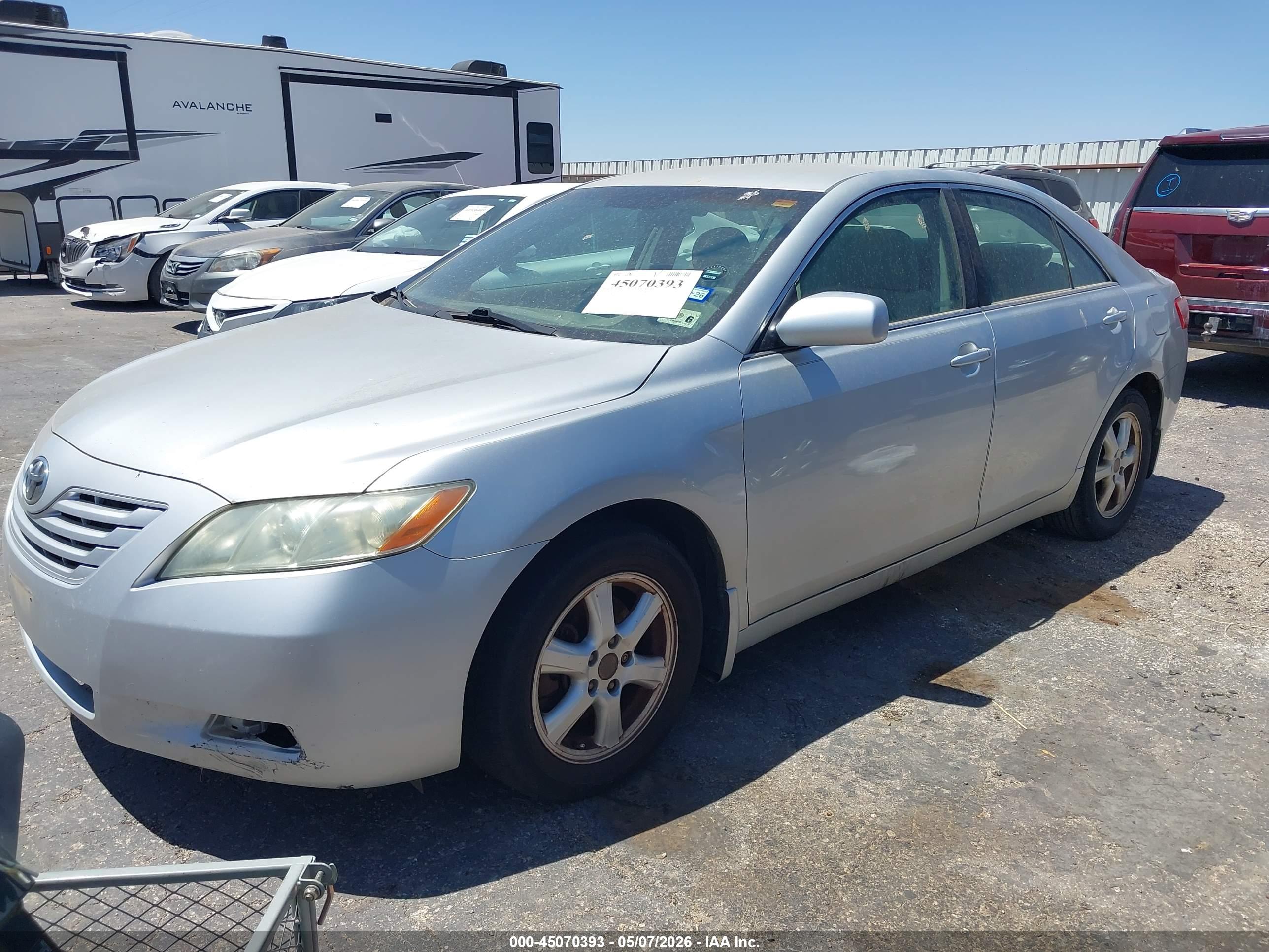 TOYOTA CAMRY image 2