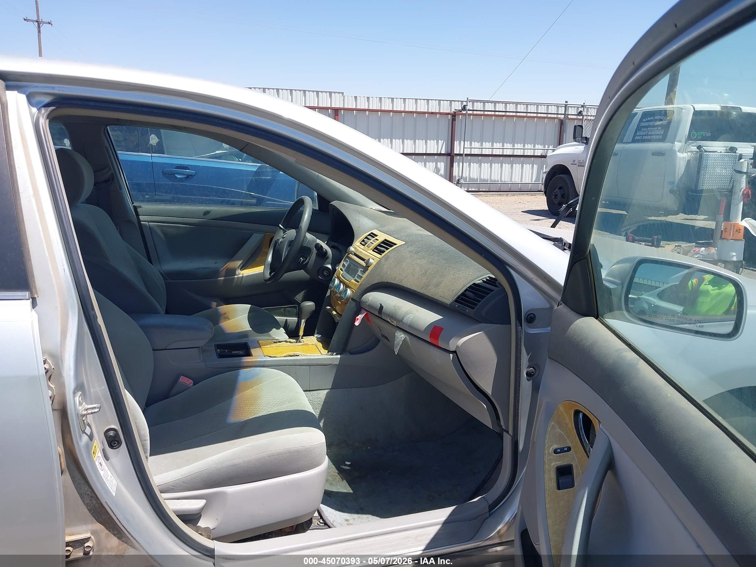 TOYOTA CAMRY image 5