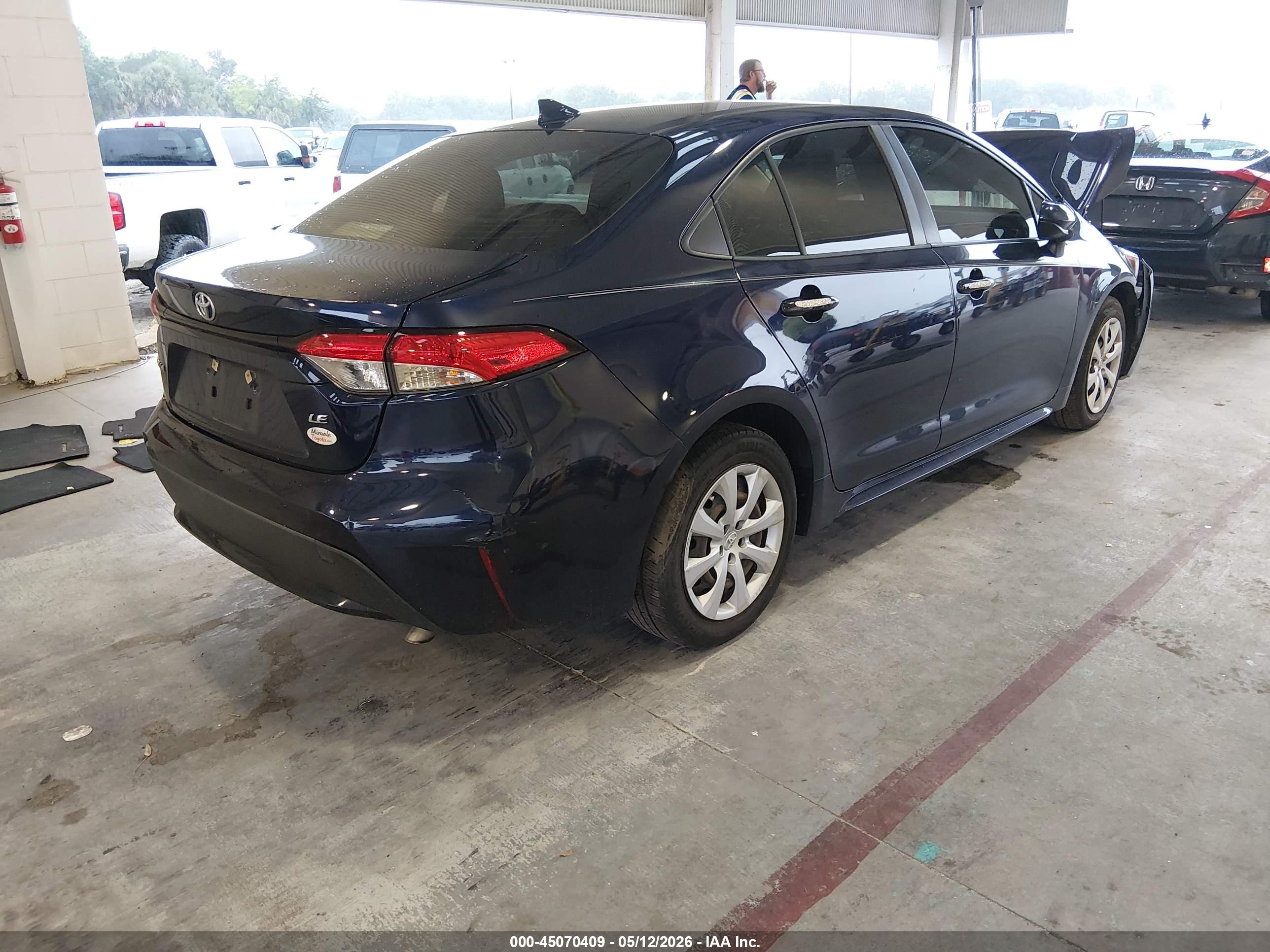 TOYOTA COROLLA image 4