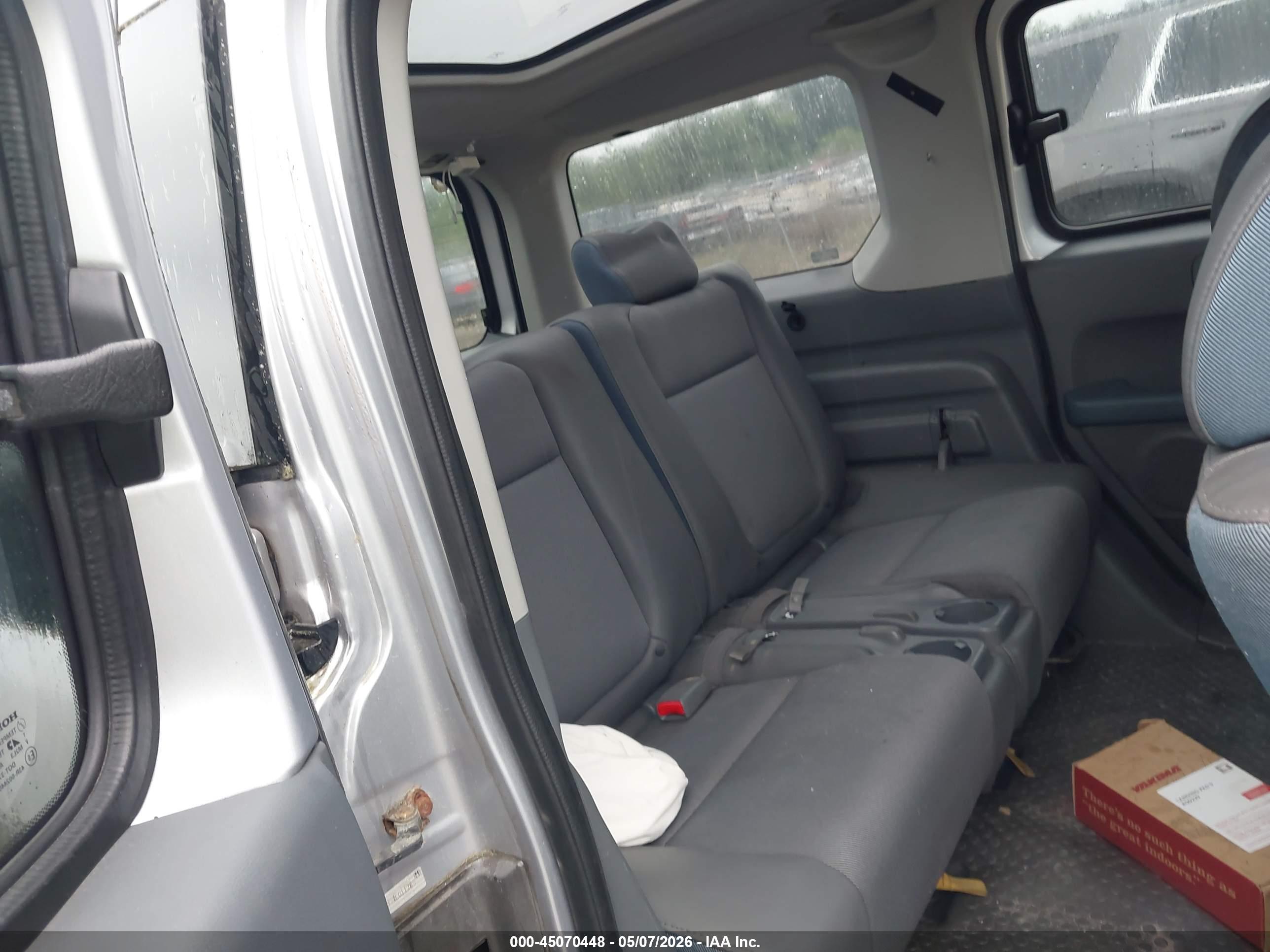 HONDA ELEMENT image 8