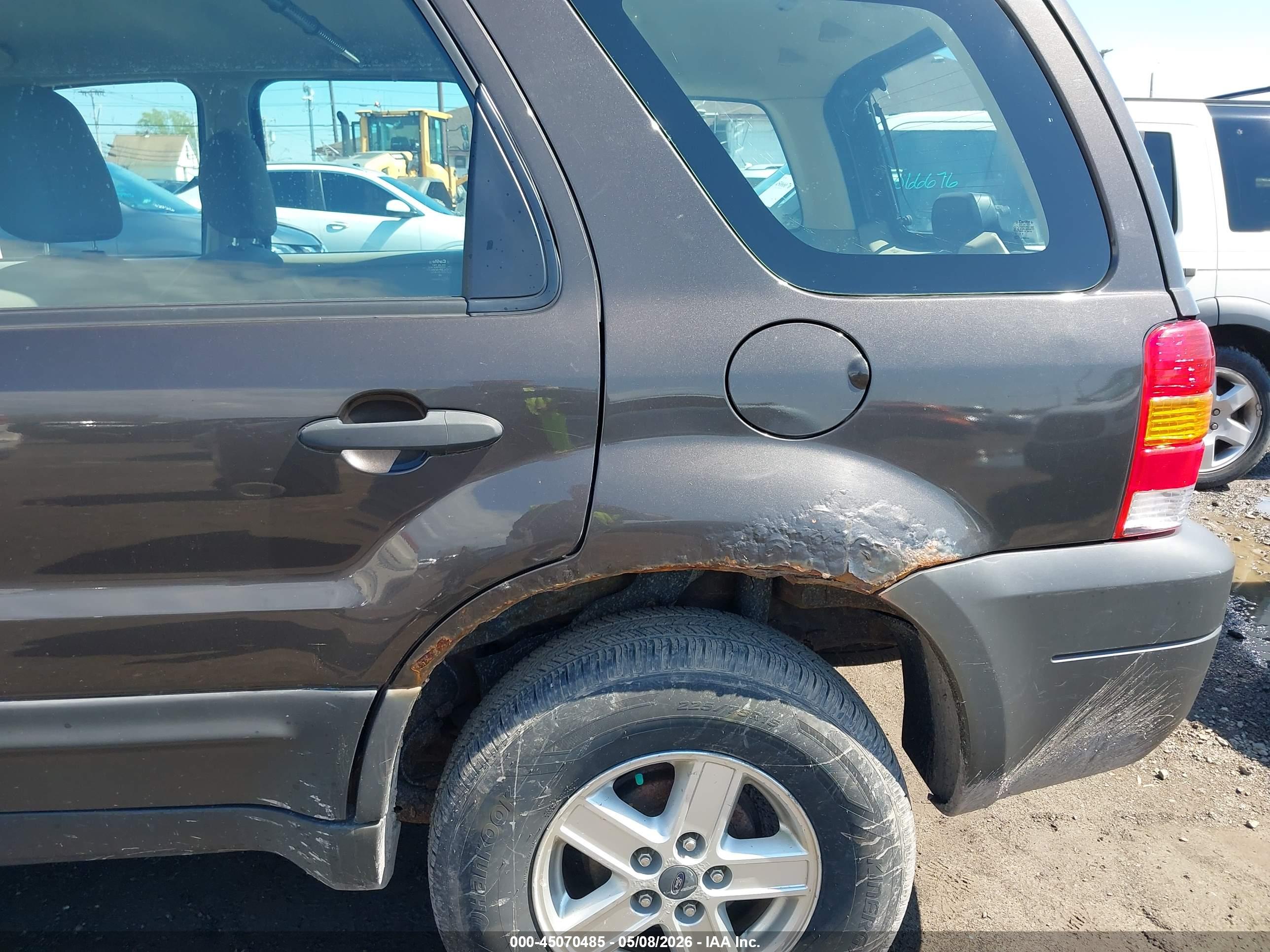 FORD ESCAPE image 6