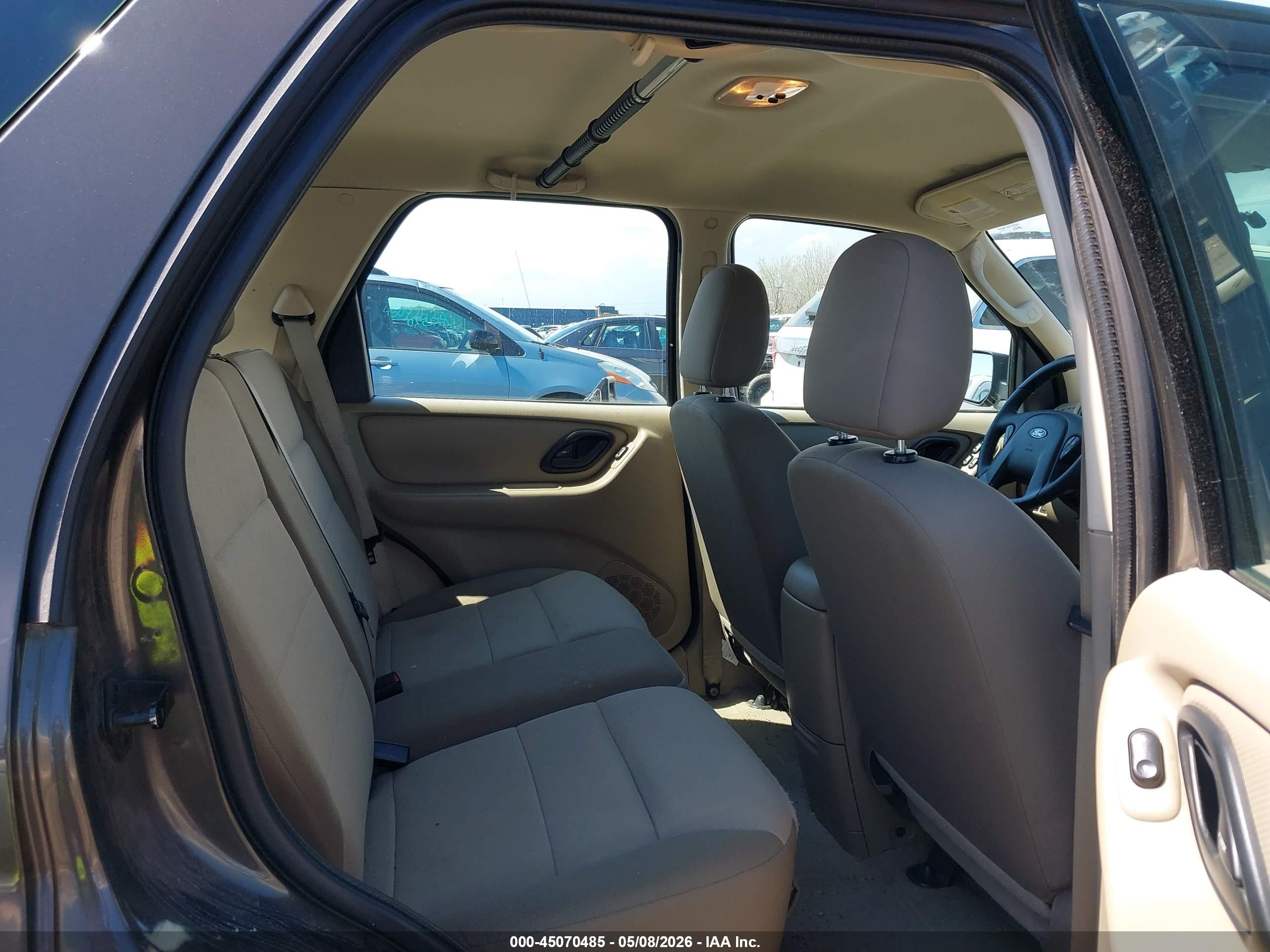 FORD ESCAPE image 8