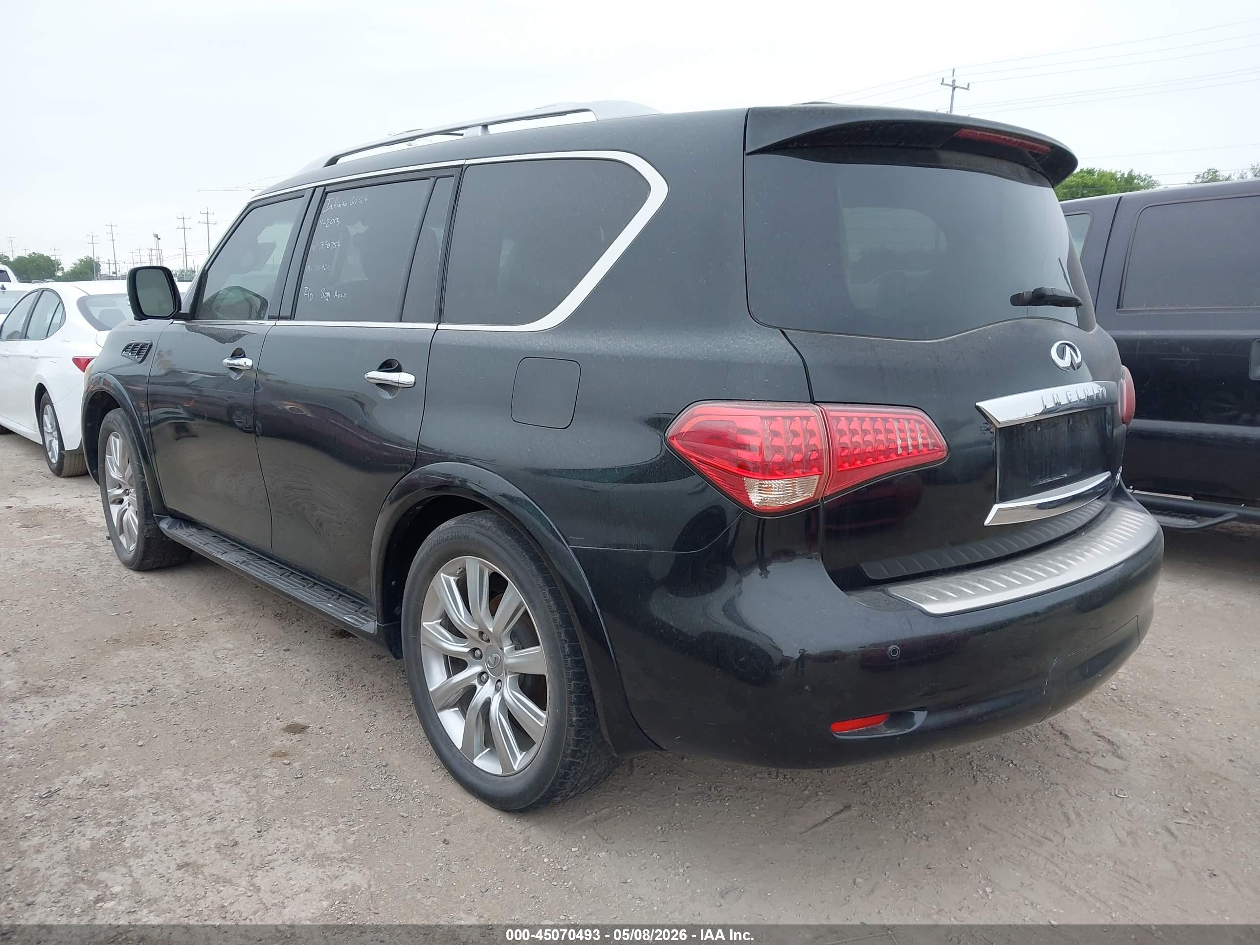 INFINITI QX56 image 3