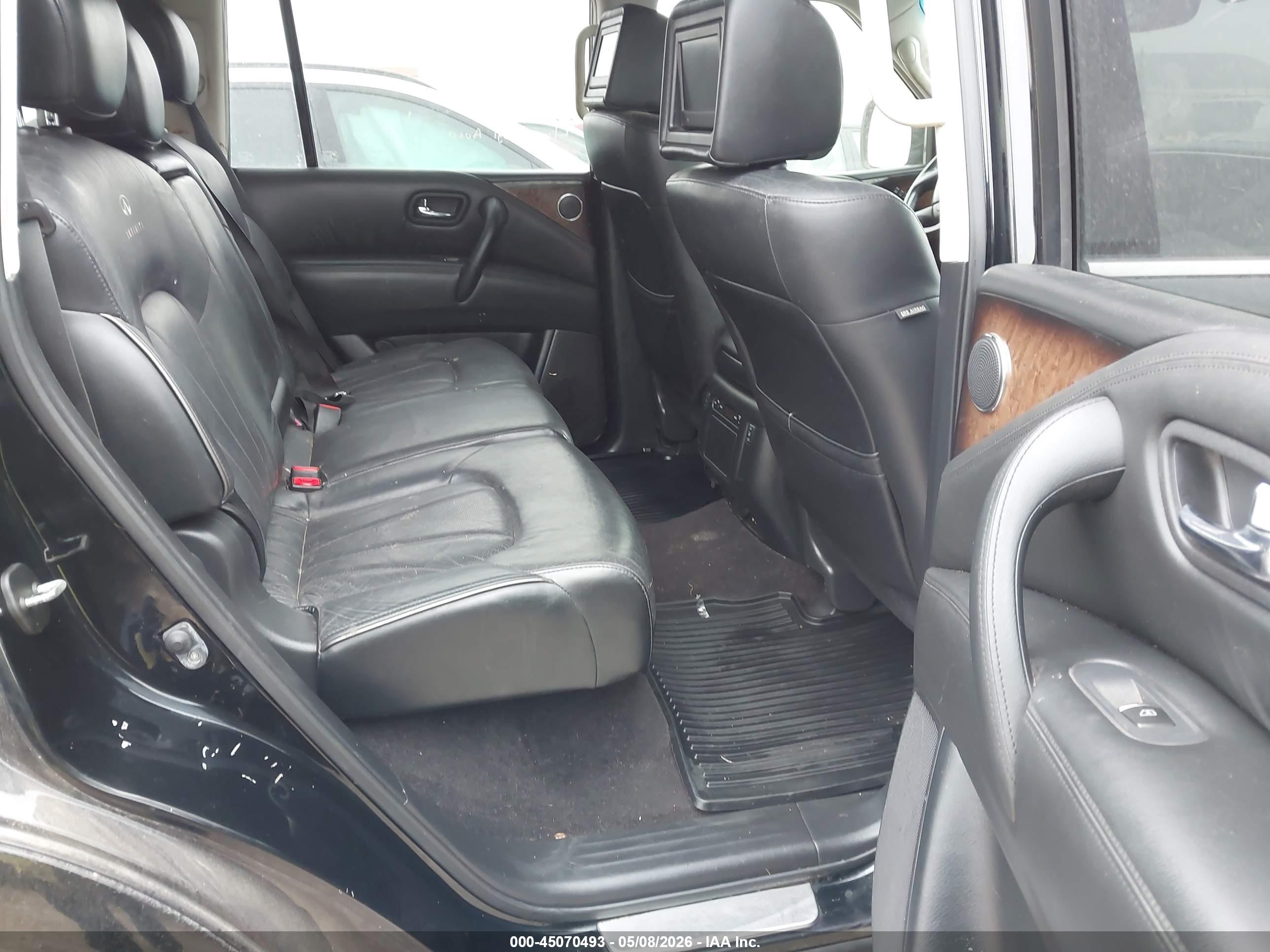 INFINITI QX56 image 8