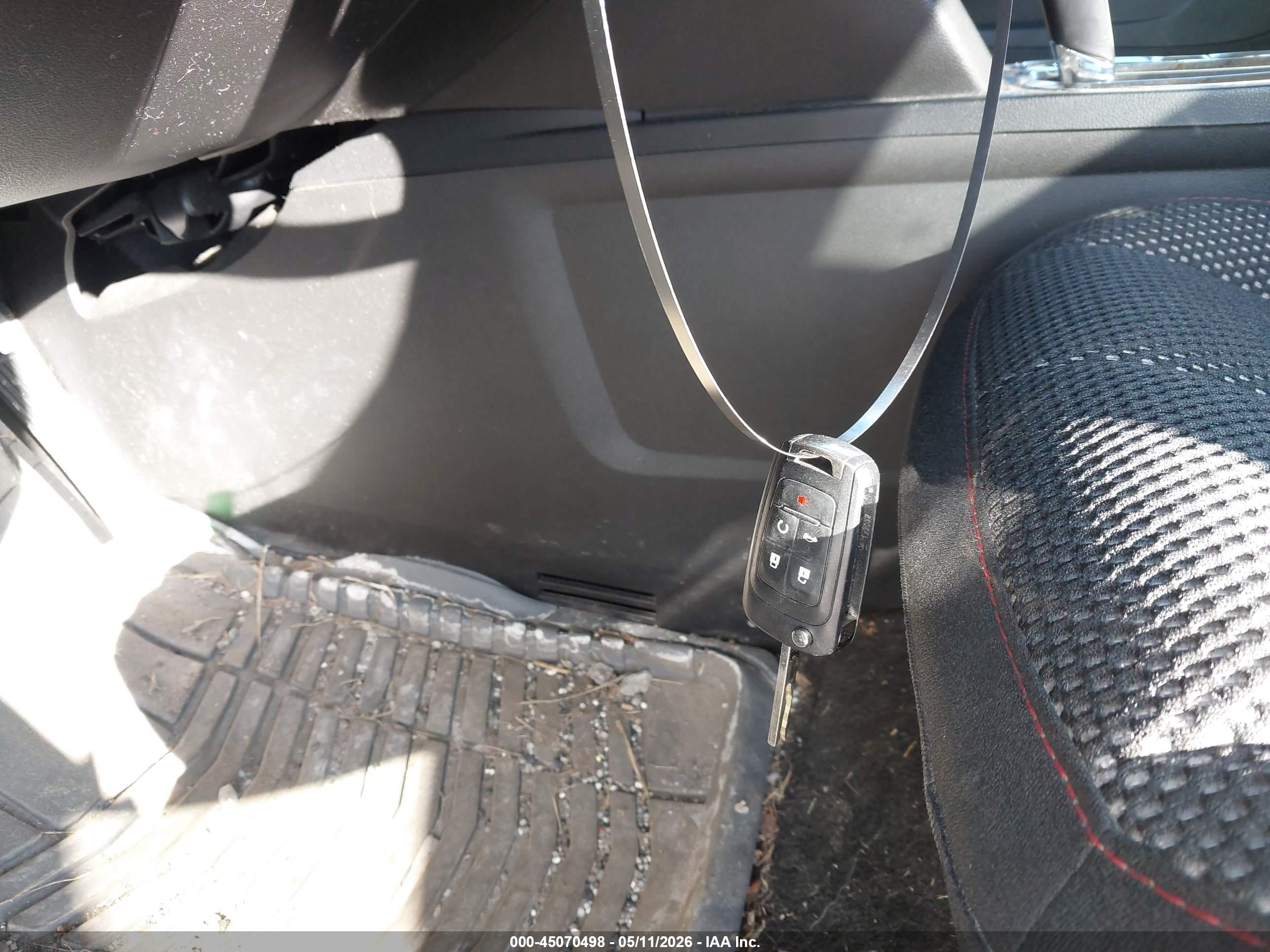 CHEVROLET EQUINOX image 11