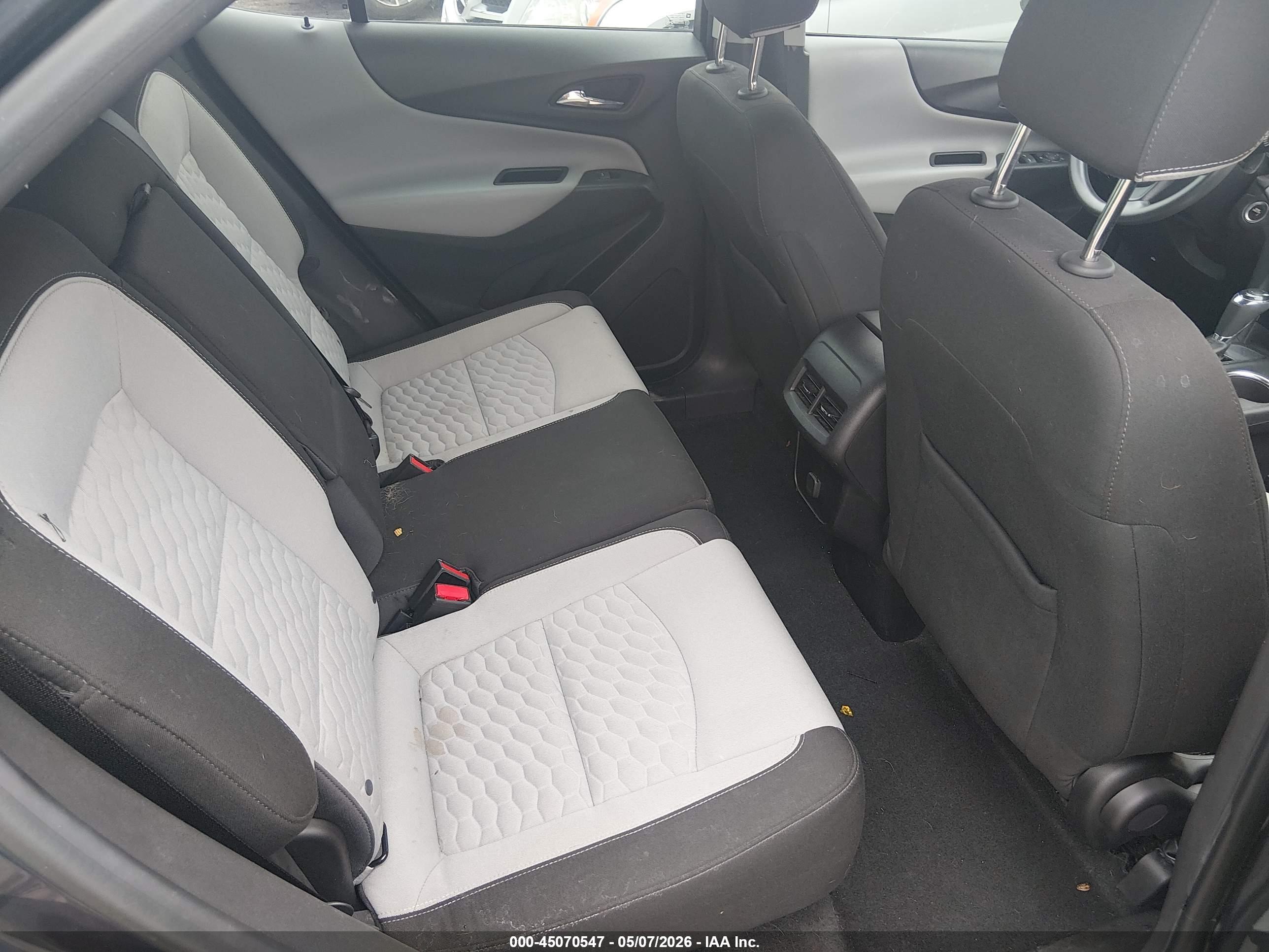CHEVROLET EQUINOX image 8