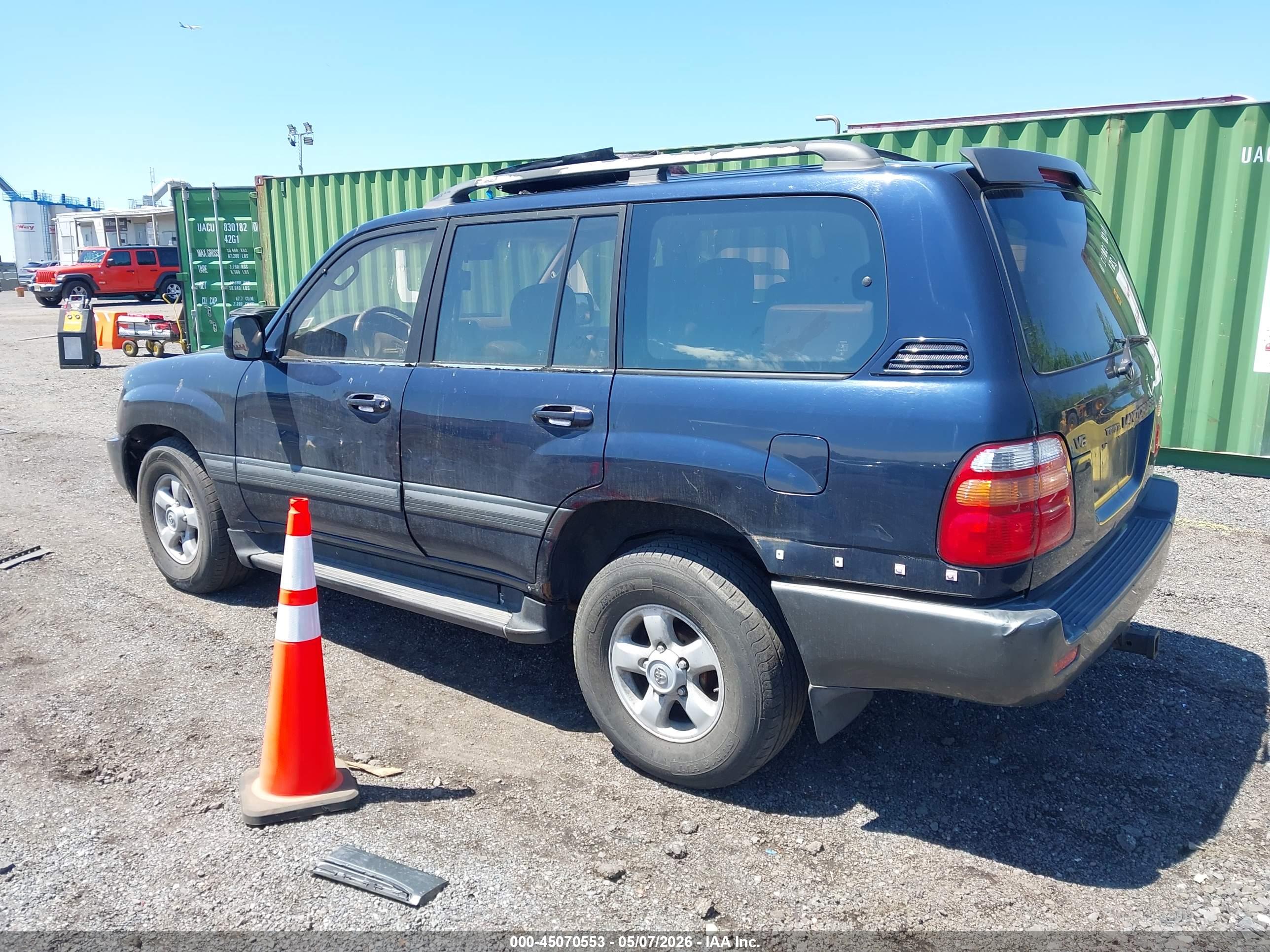 TOYOTA LAND image 3