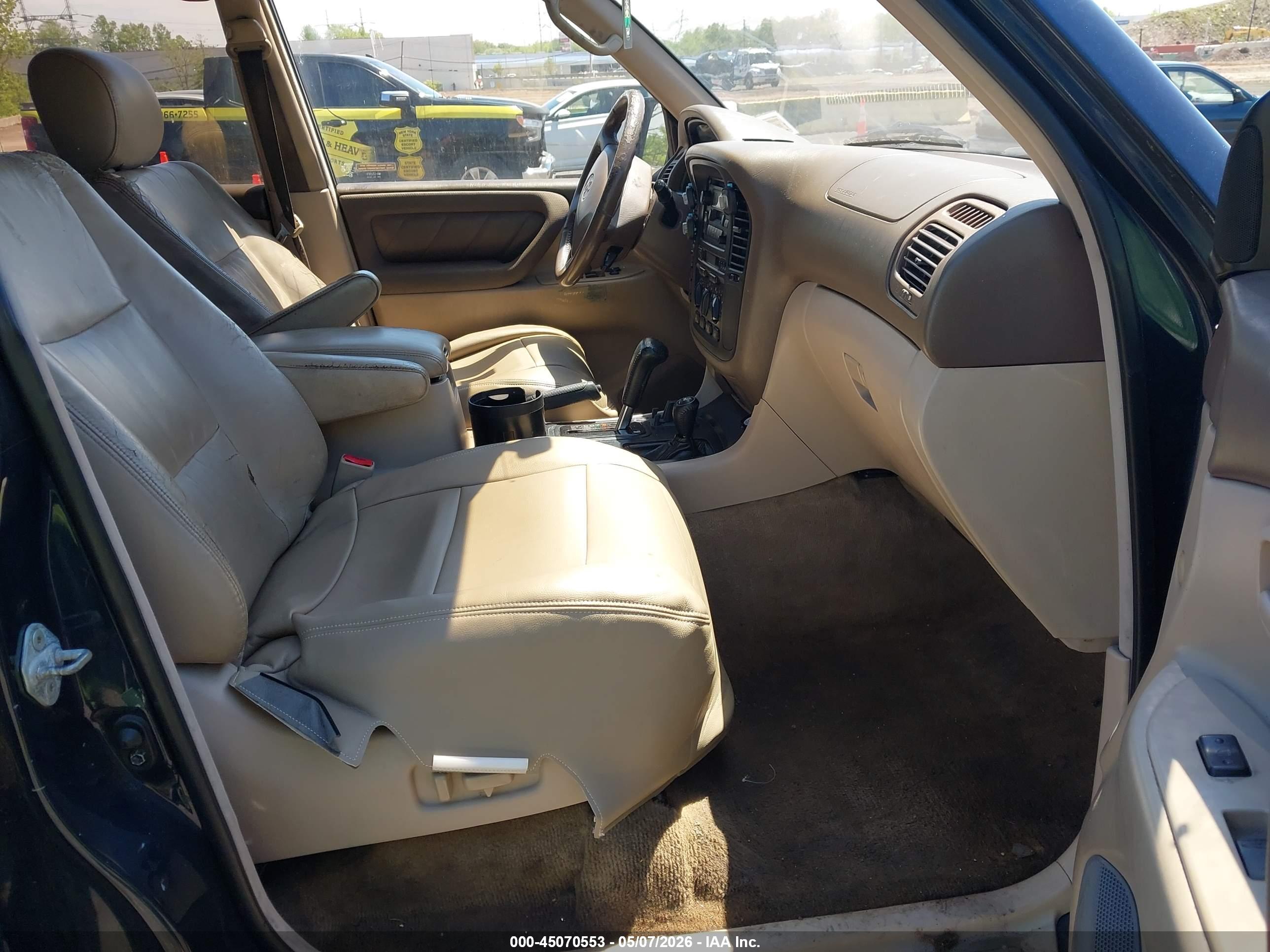 TOYOTA LAND image 5