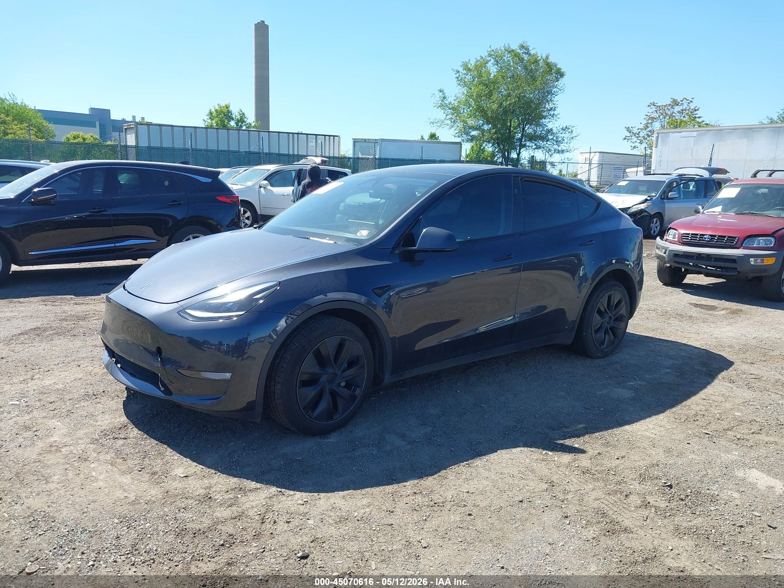 TESLA MODEL image 2