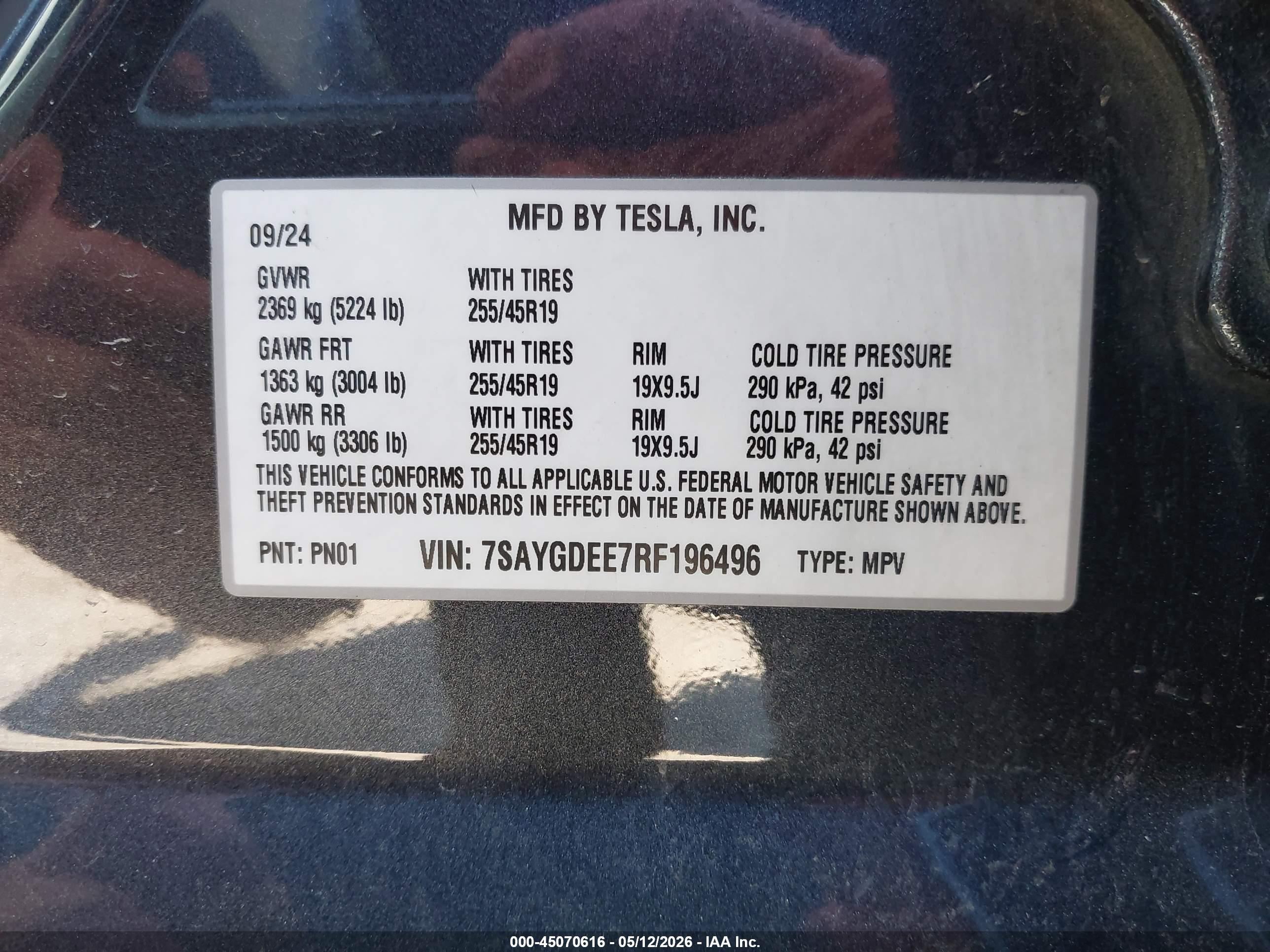 TESLA MODEL image 9