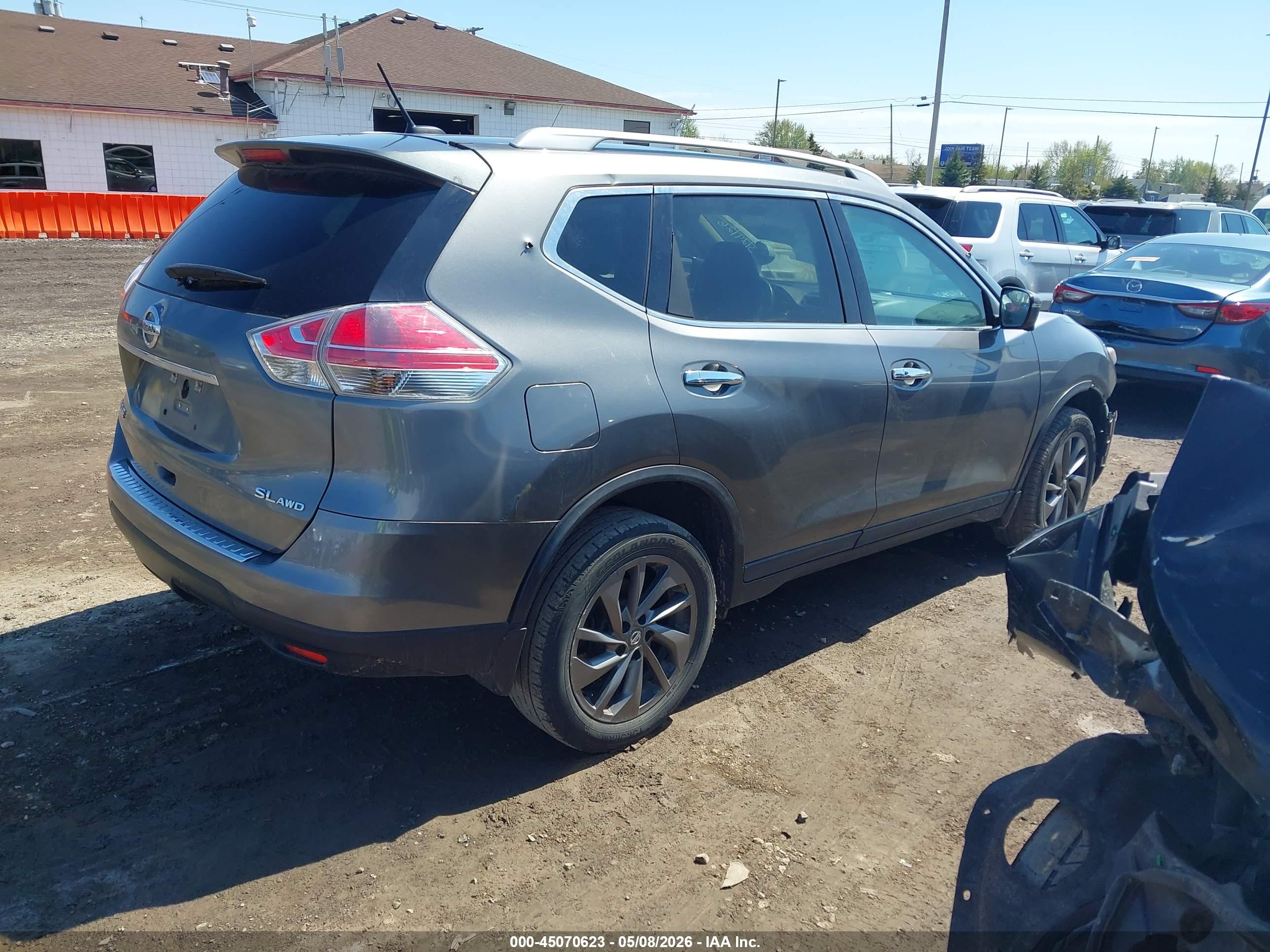 NISSAN ROGUE image 4