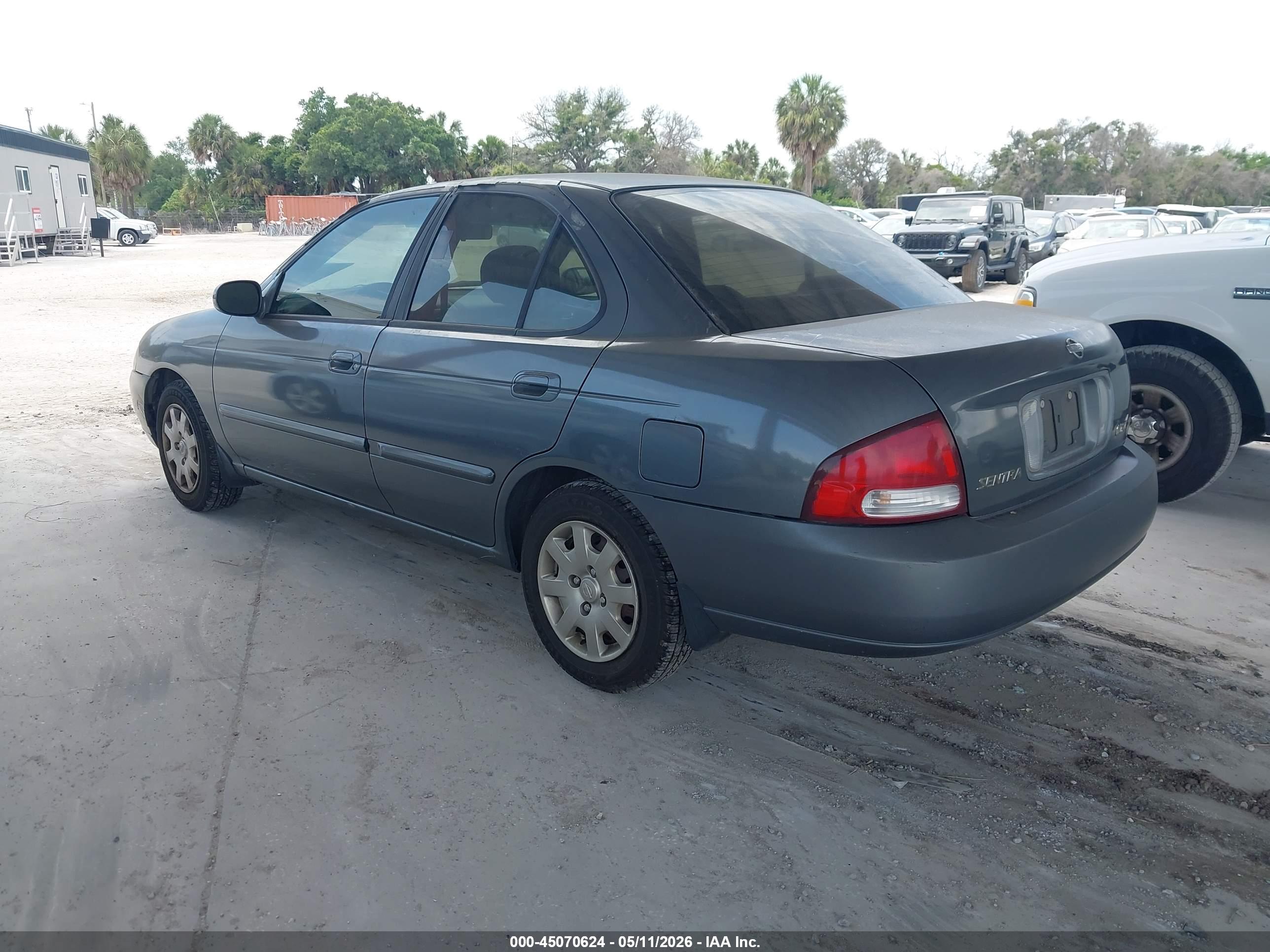 NISSAN SENTRA image 3