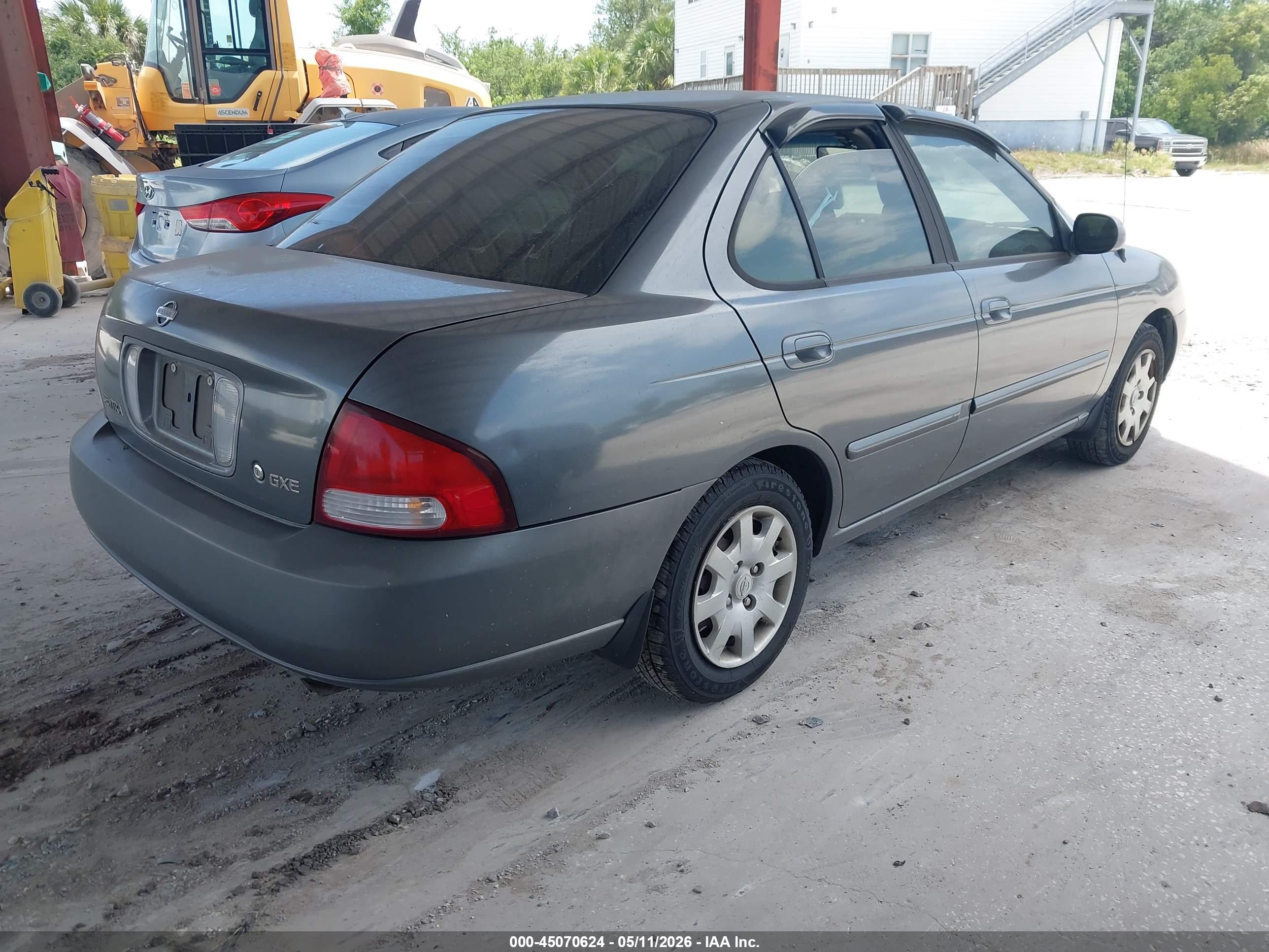 NISSAN SENTRA image 4