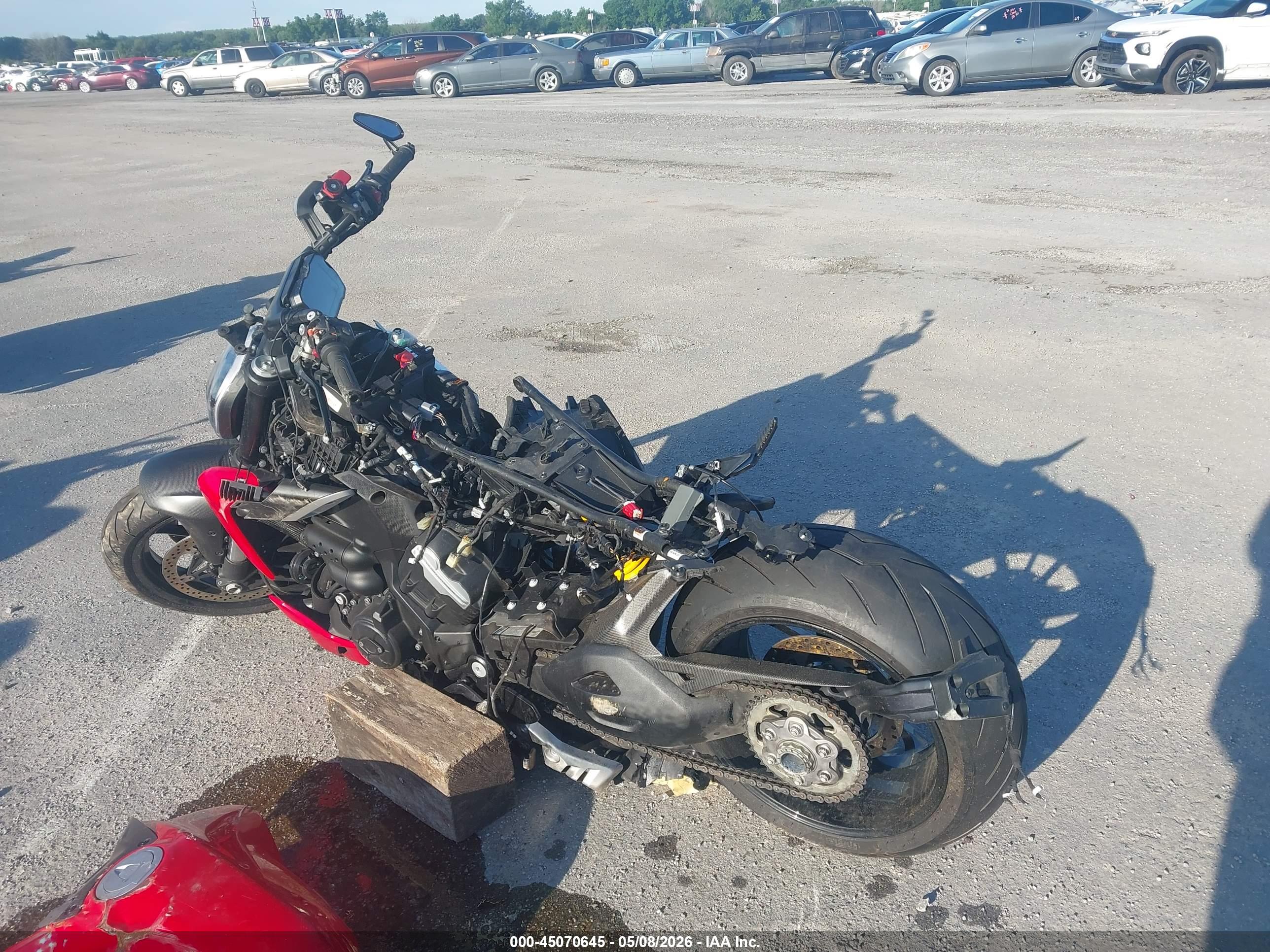 DUCATI DIAVEL image 3