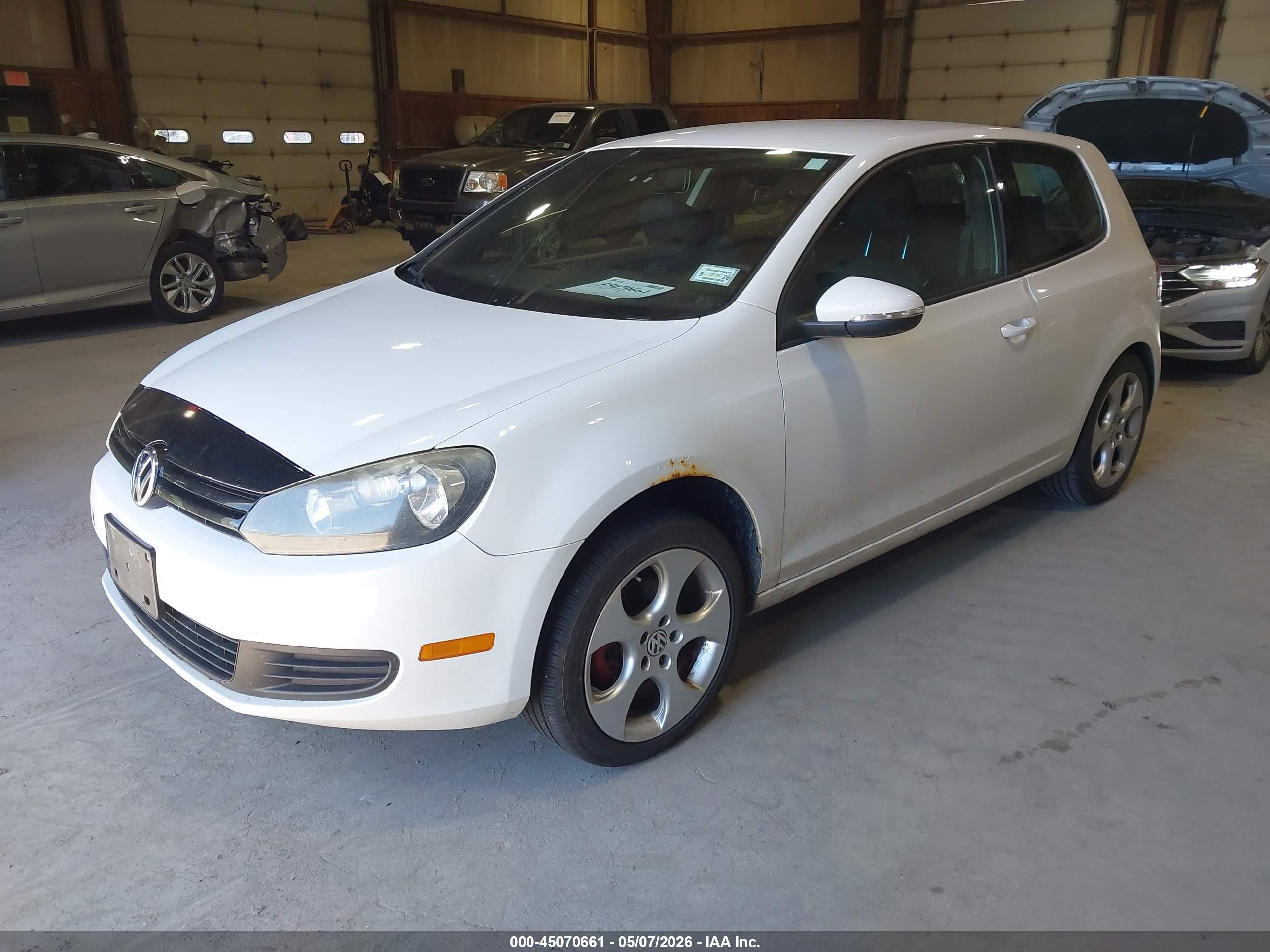 VOLKSWAGEN GOLF image 2