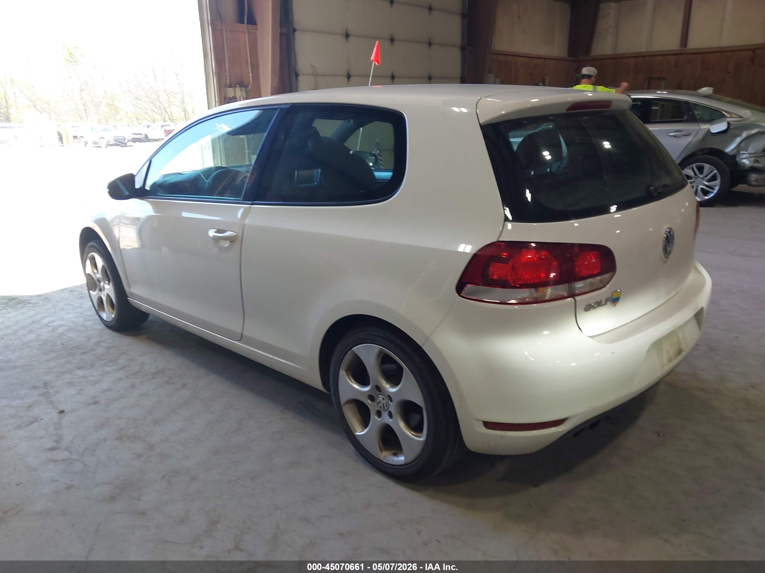 VOLKSWAGEN GOLF image 3