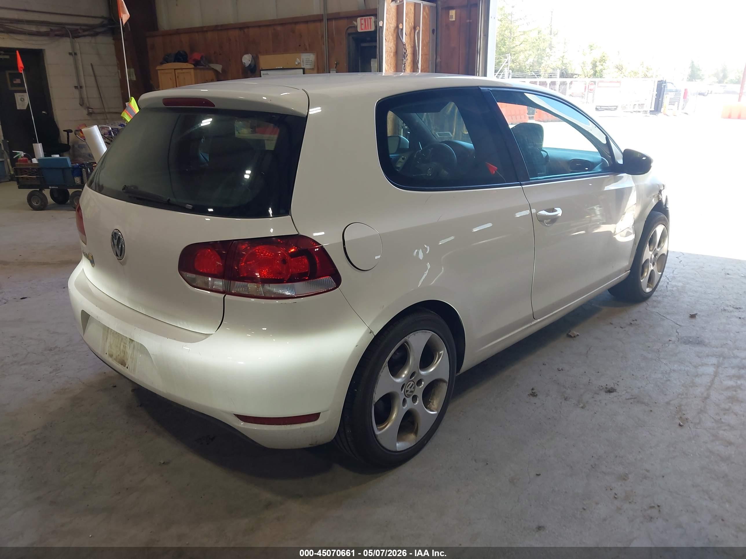 VOLKSWAGEN GOLF image 4