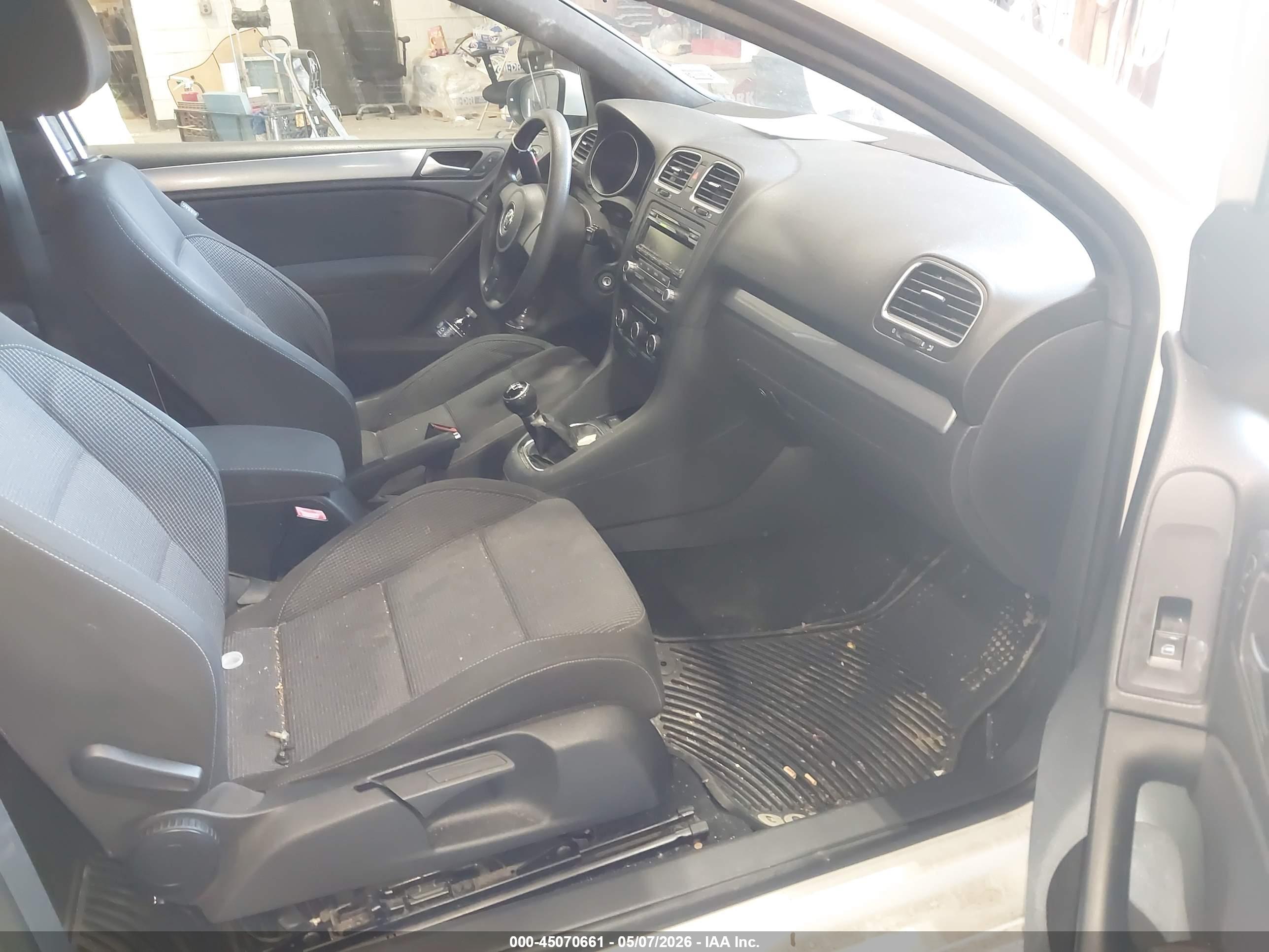 VOLKSWAGEN GOLF image 5