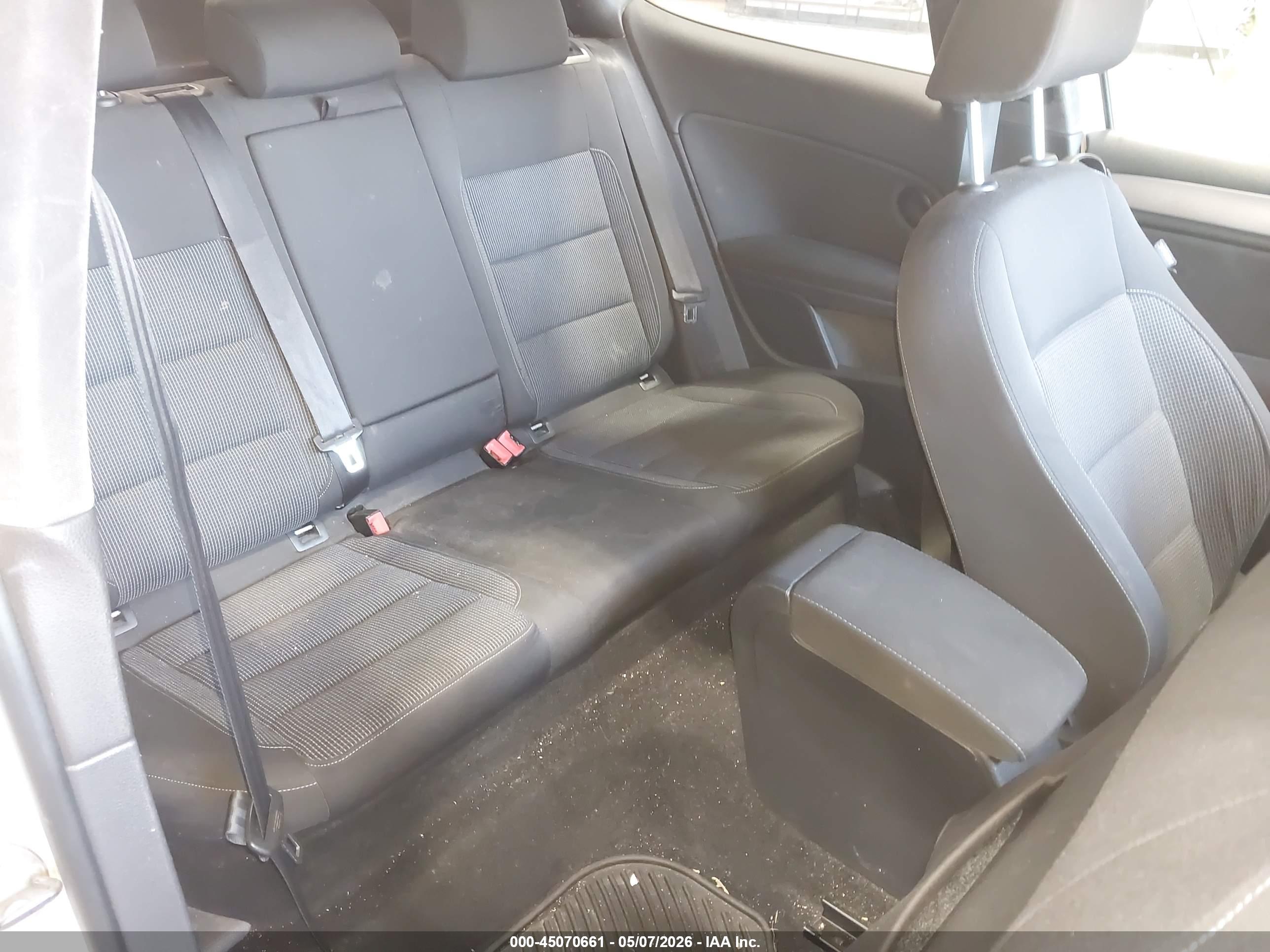 VOLKSWAGEN GOLF image 8