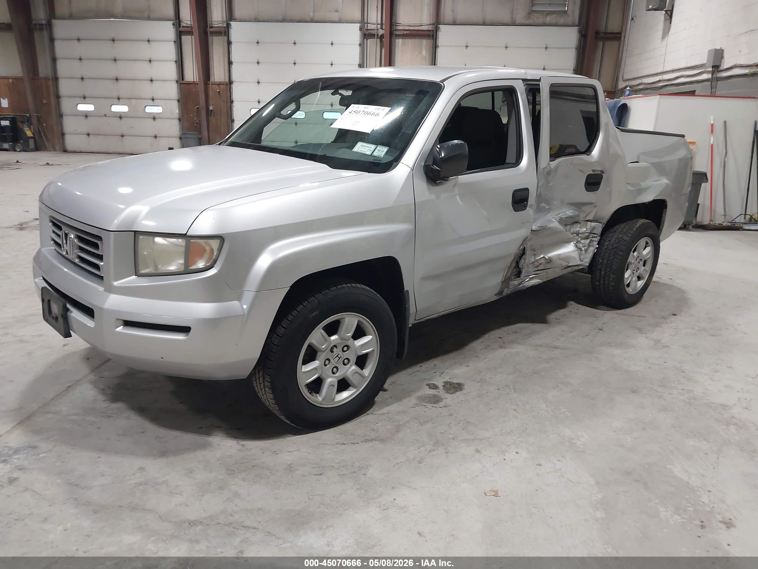HONDA RIDGELINE image 2