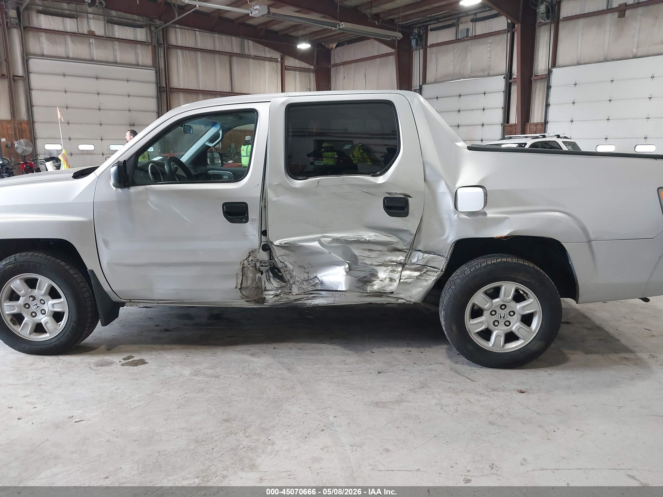 HONDA RIDGELINE image 6
